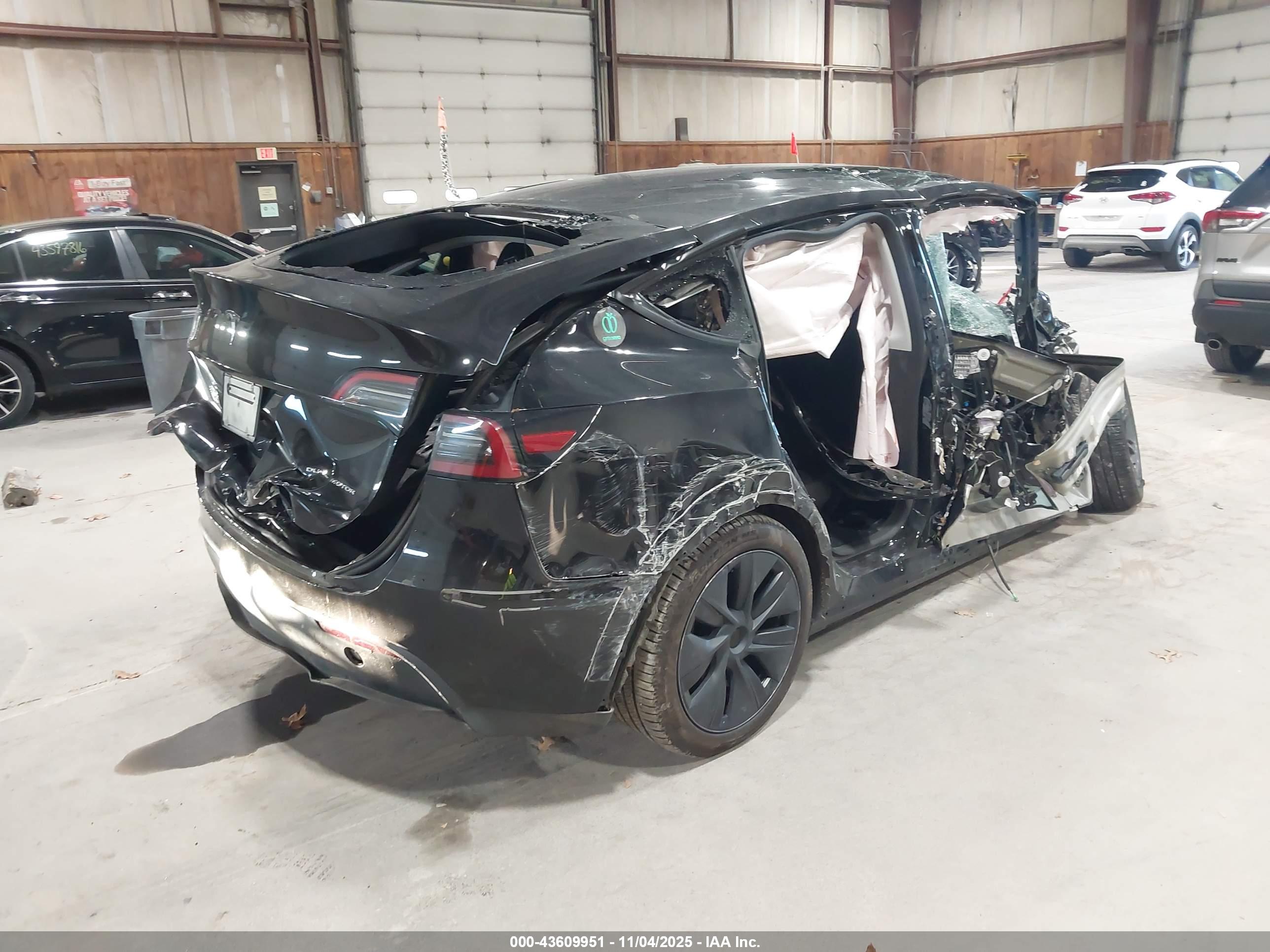 TESLA MODEL image 4