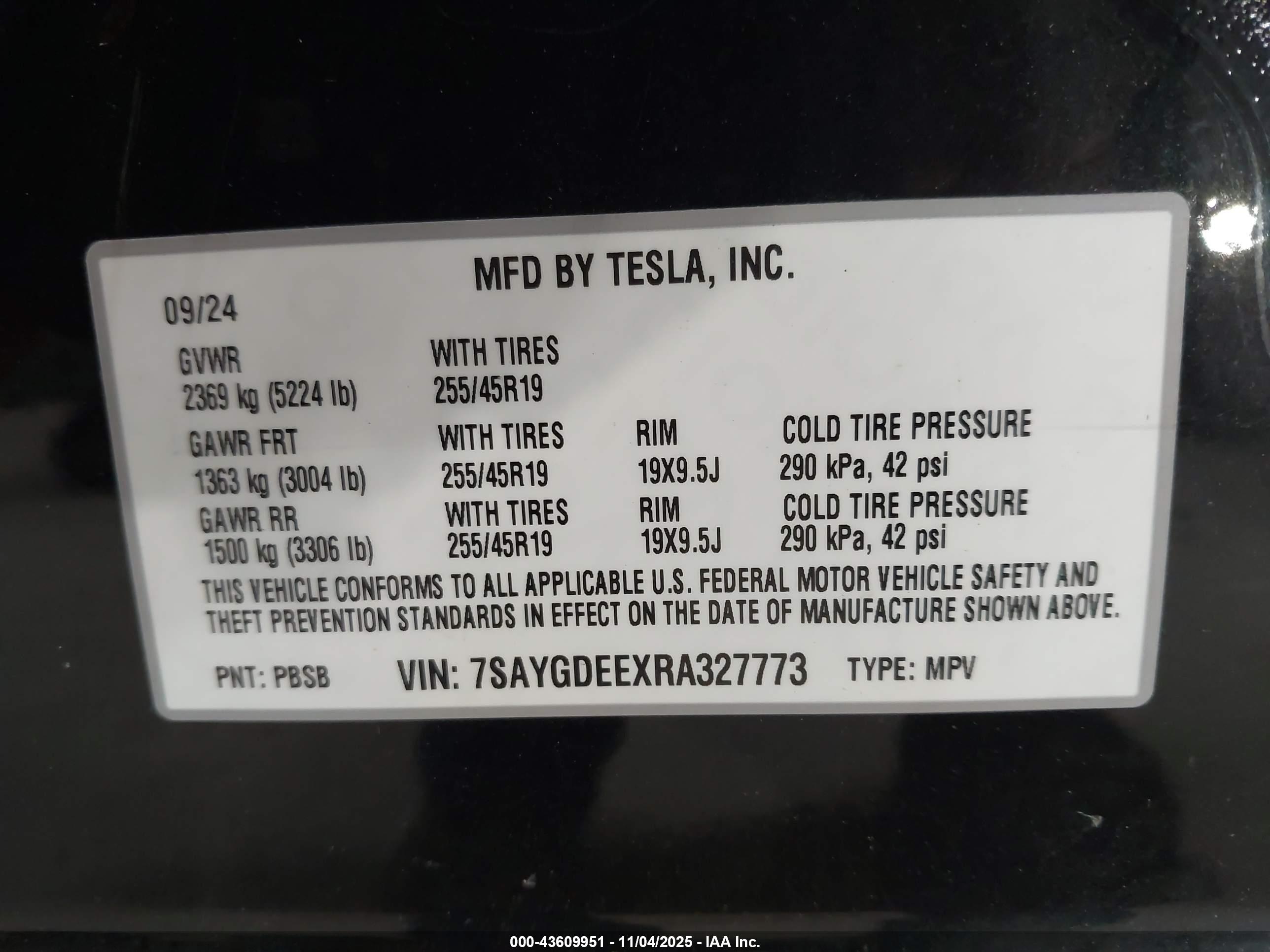 TESLA MODEL image 9