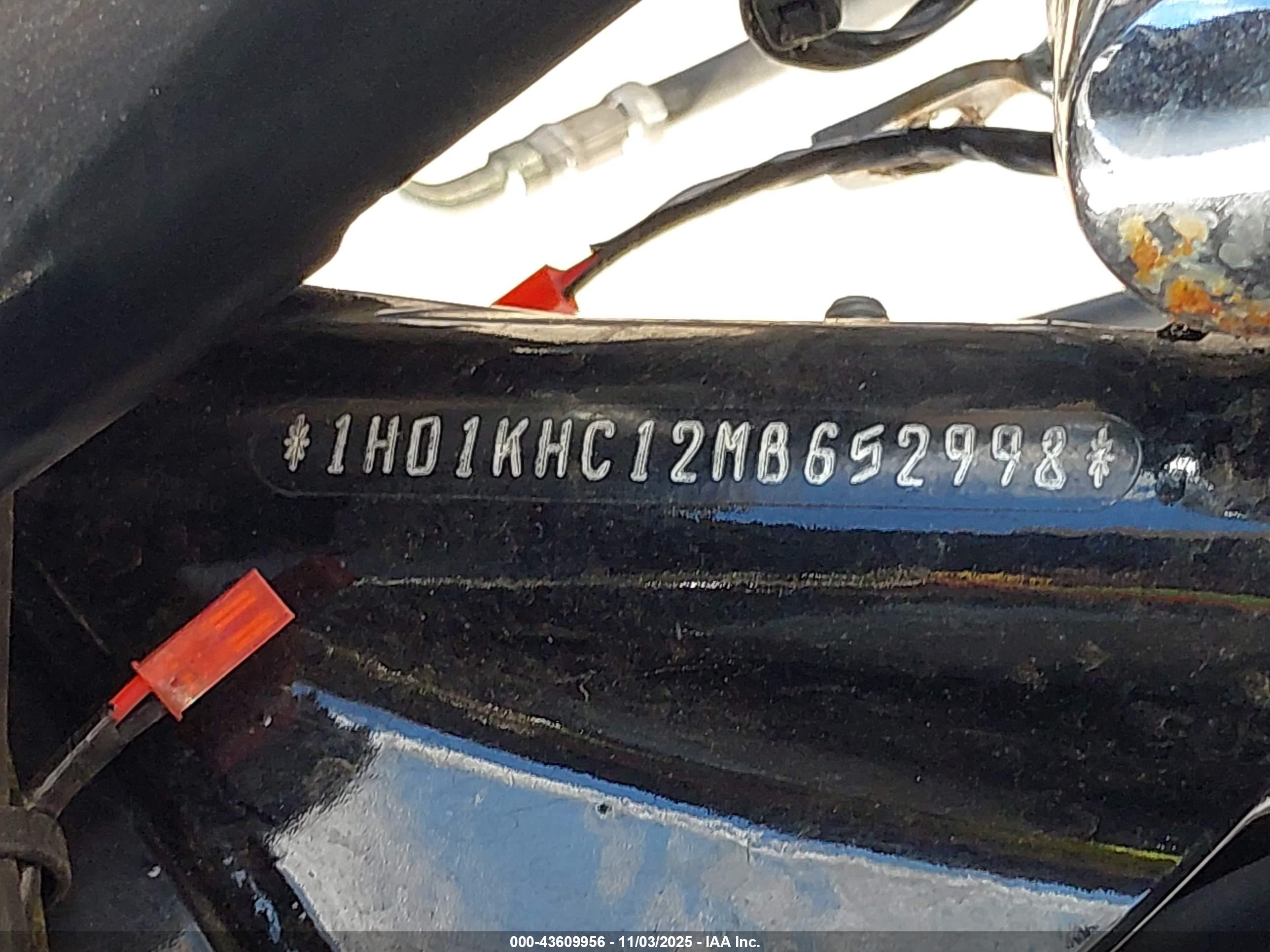 HARLEY-DAVIDSON FLTRX image 10