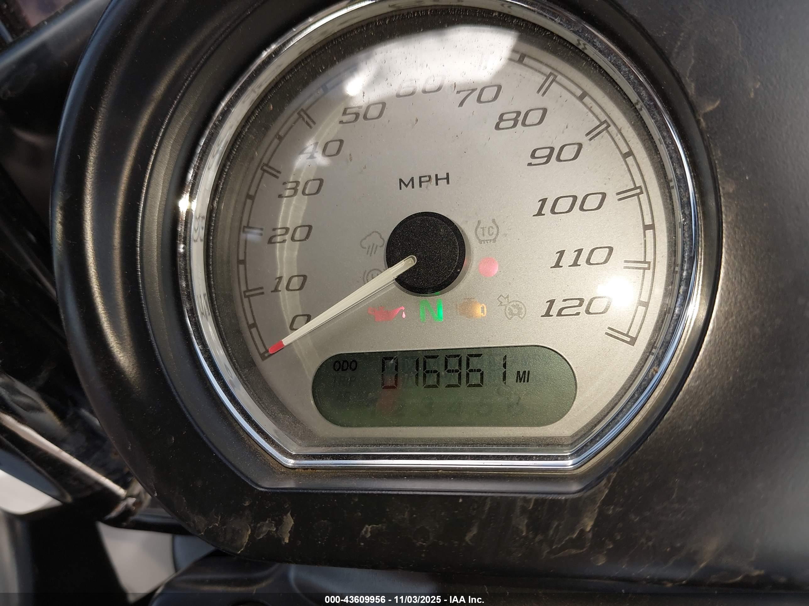 HARLEY-DAVIDSON FLTRX image 7