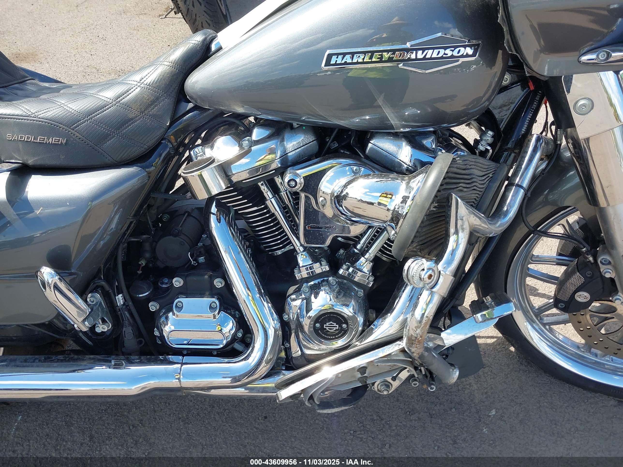 HARLEY-DAVIDSON FLTRX image 8