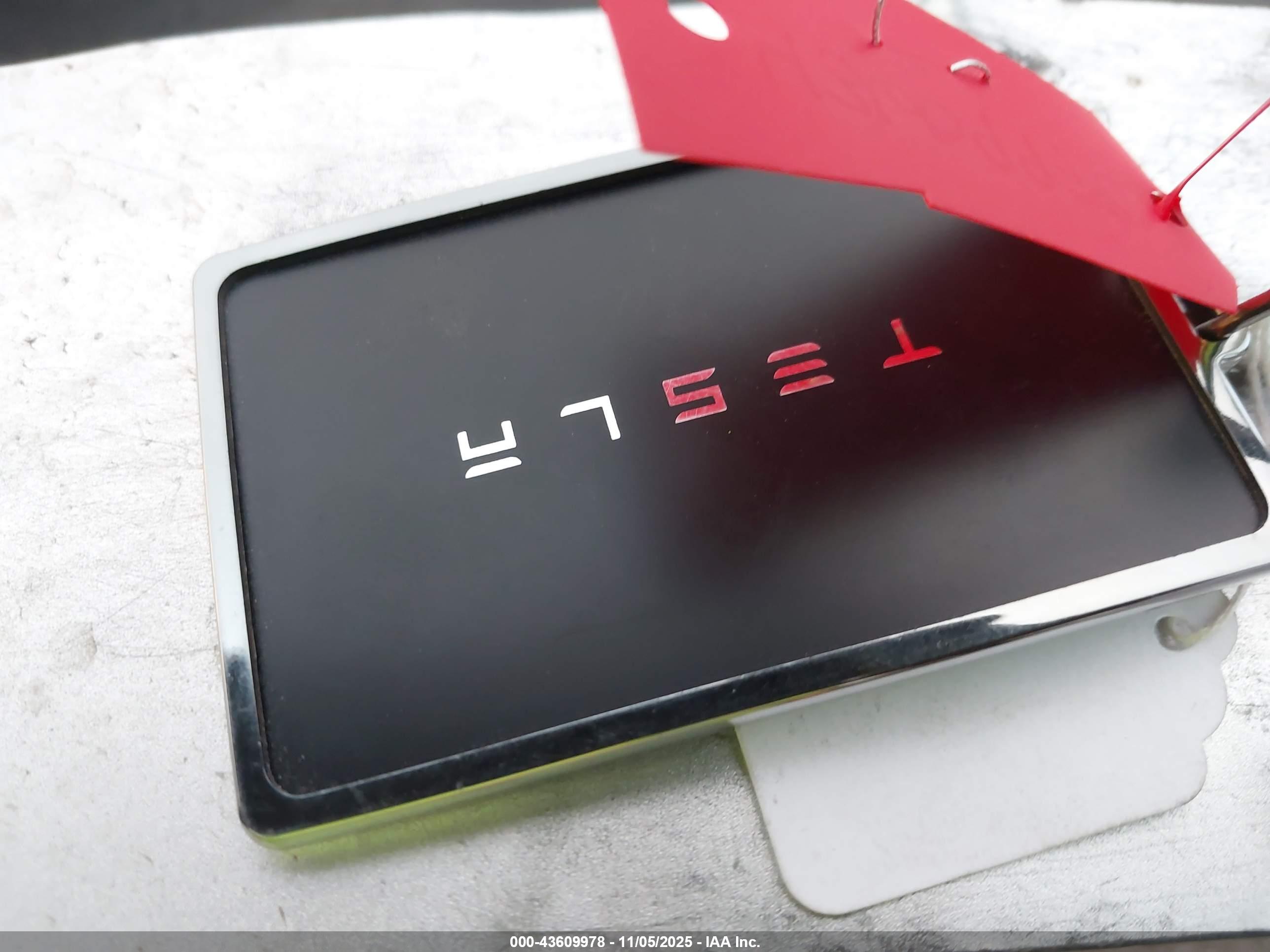 TESLA MODEL image 11