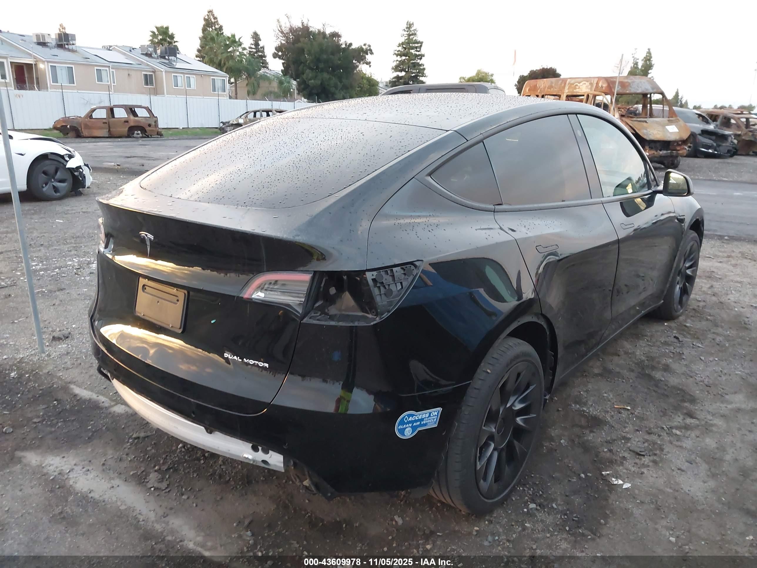 TESLA MODEL image 4