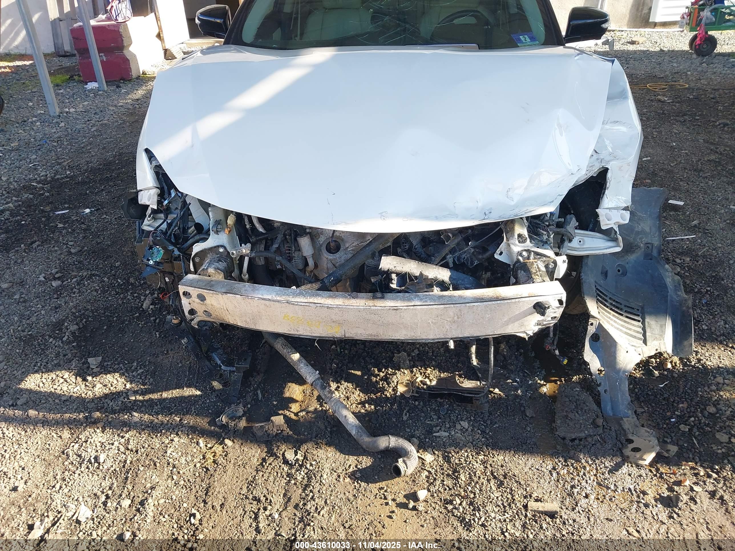 NISSAN MAXIMA image 6