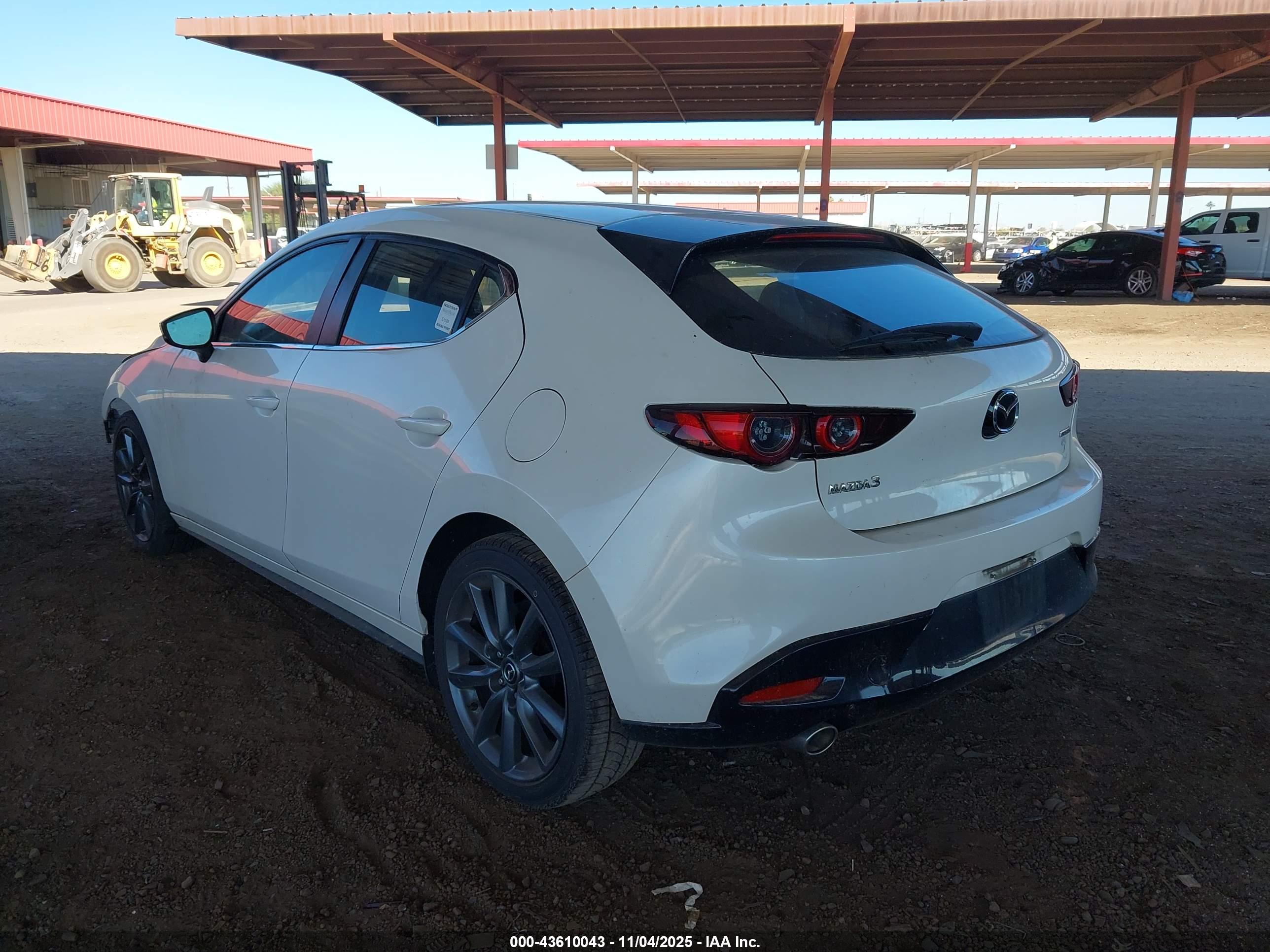 MAZDA MAZDA3 image 3