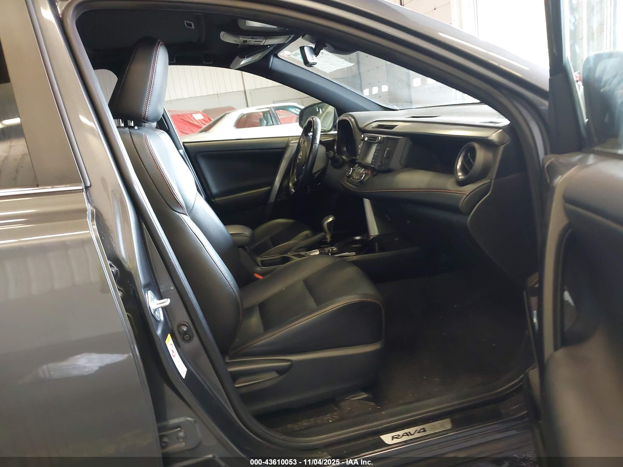 TOYOTA RAV4 image 5