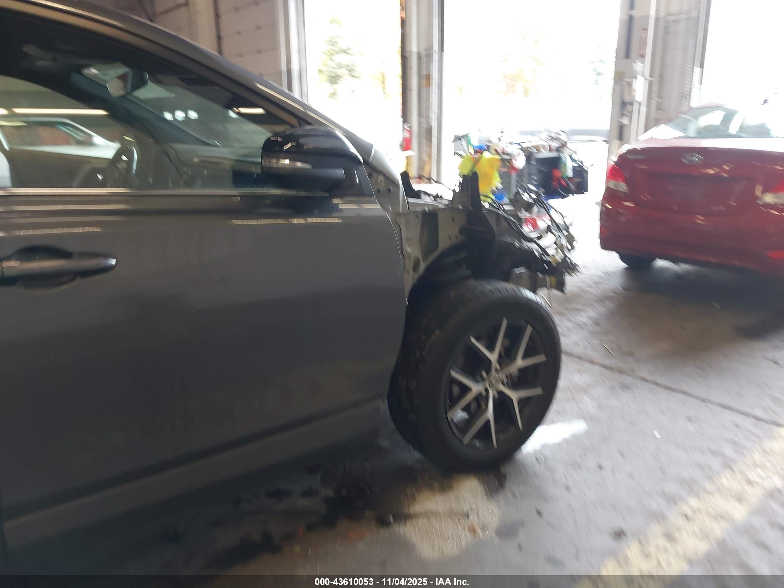 TOYOTA RAV4 image 6