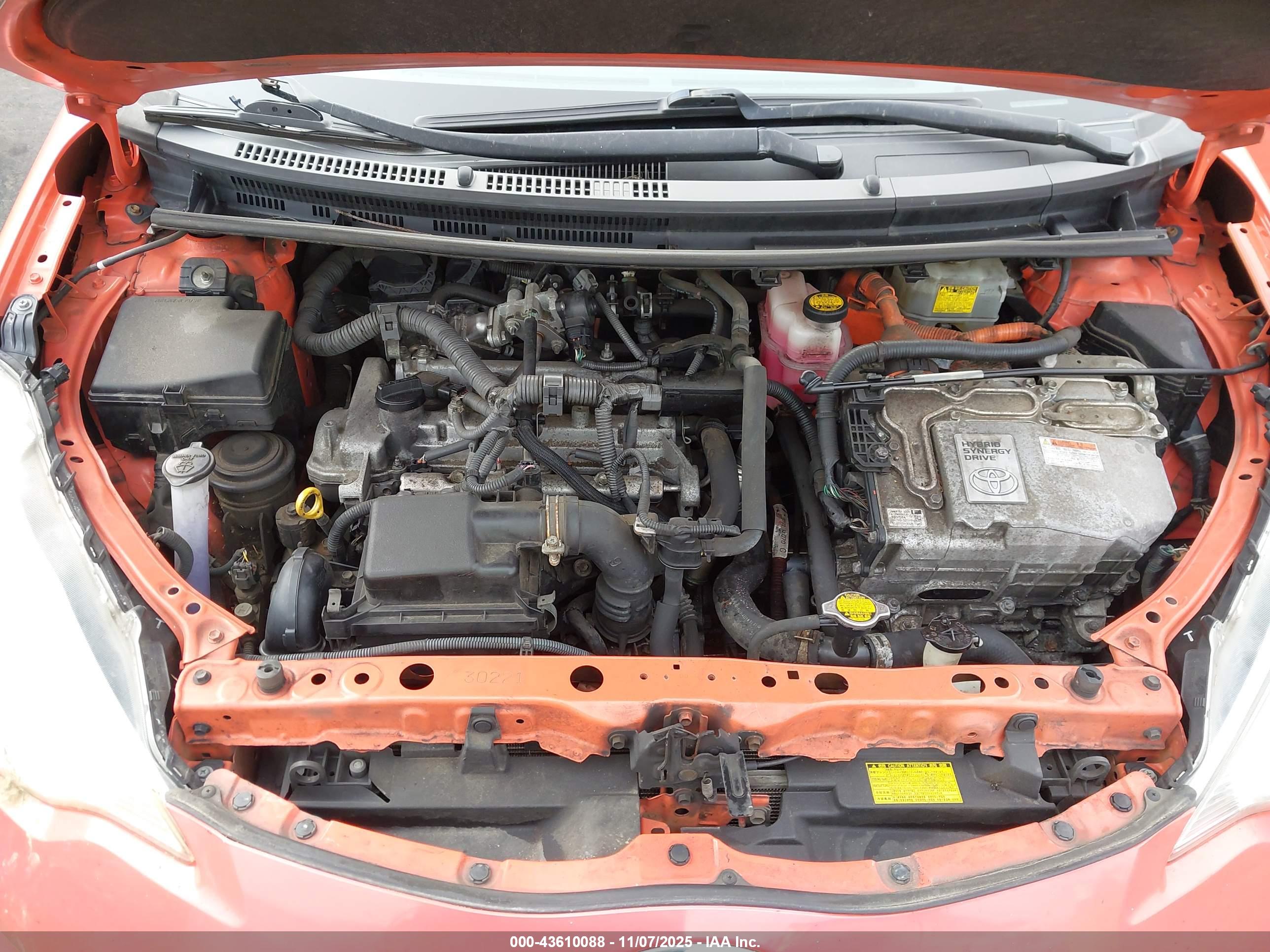 TOYOTA PRIUS image 10