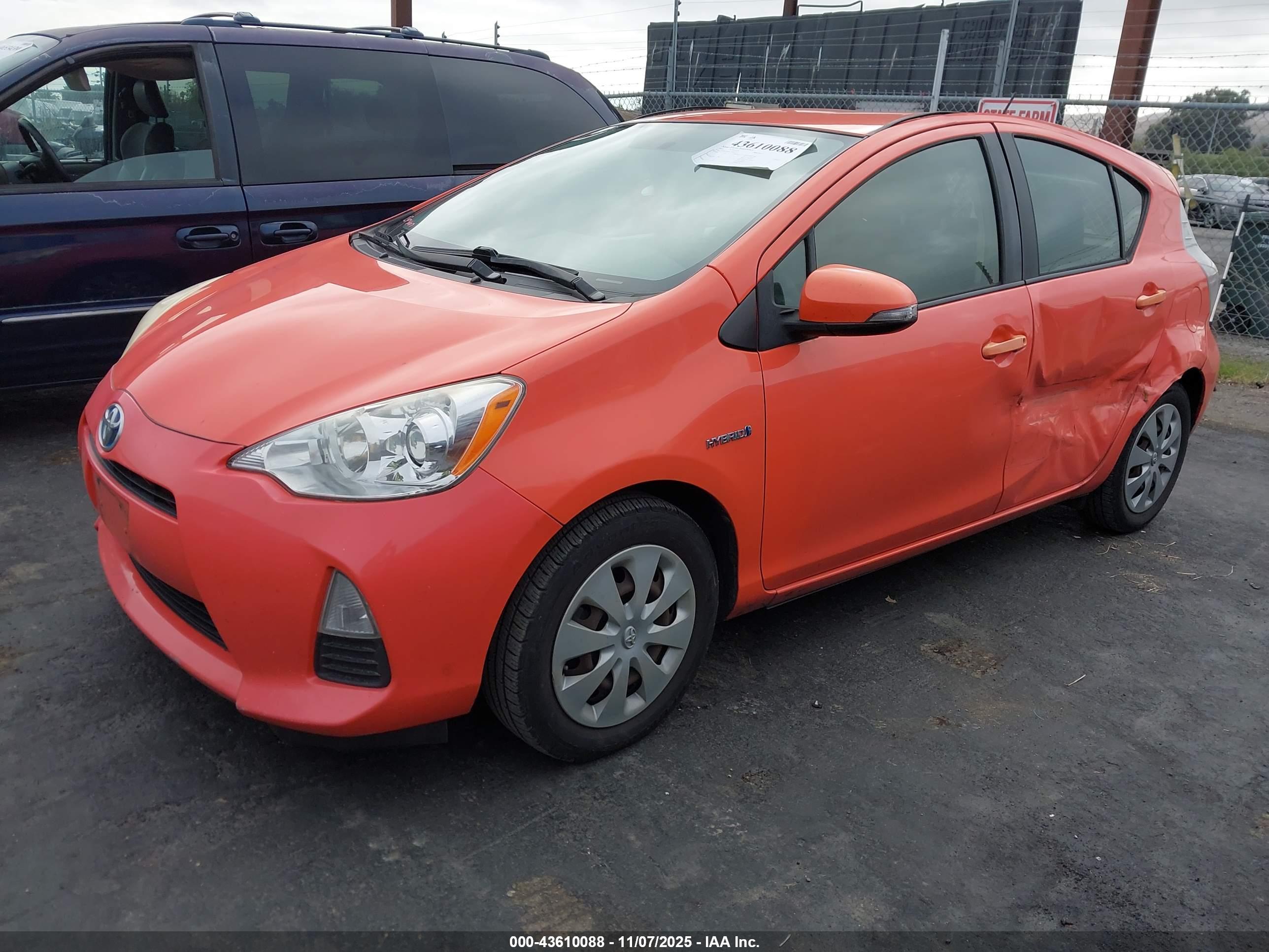 TOYOTA PRIUS image 2