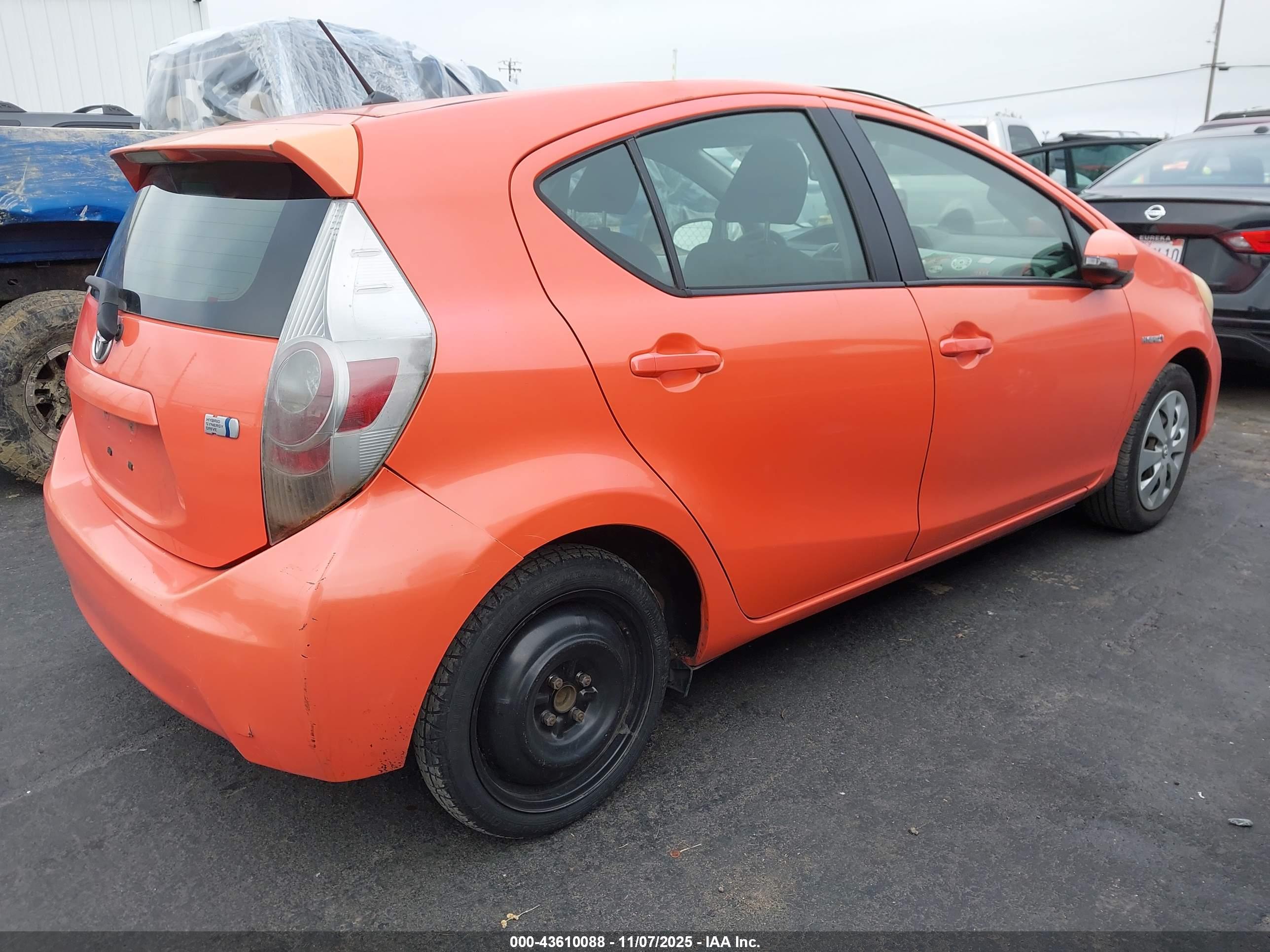 TOYOTA PRIUS image 4