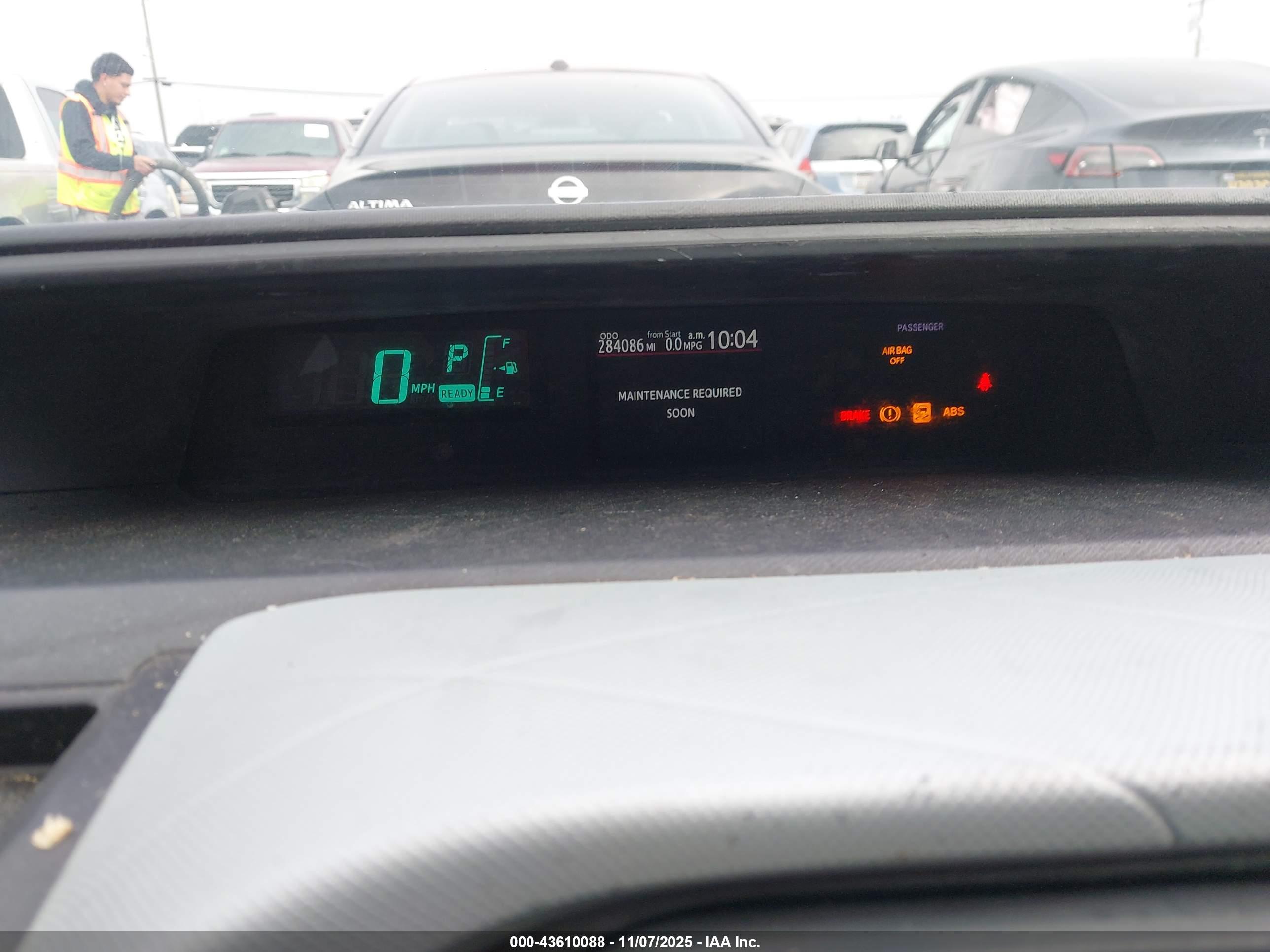 TOYOTA PRIUS image 7