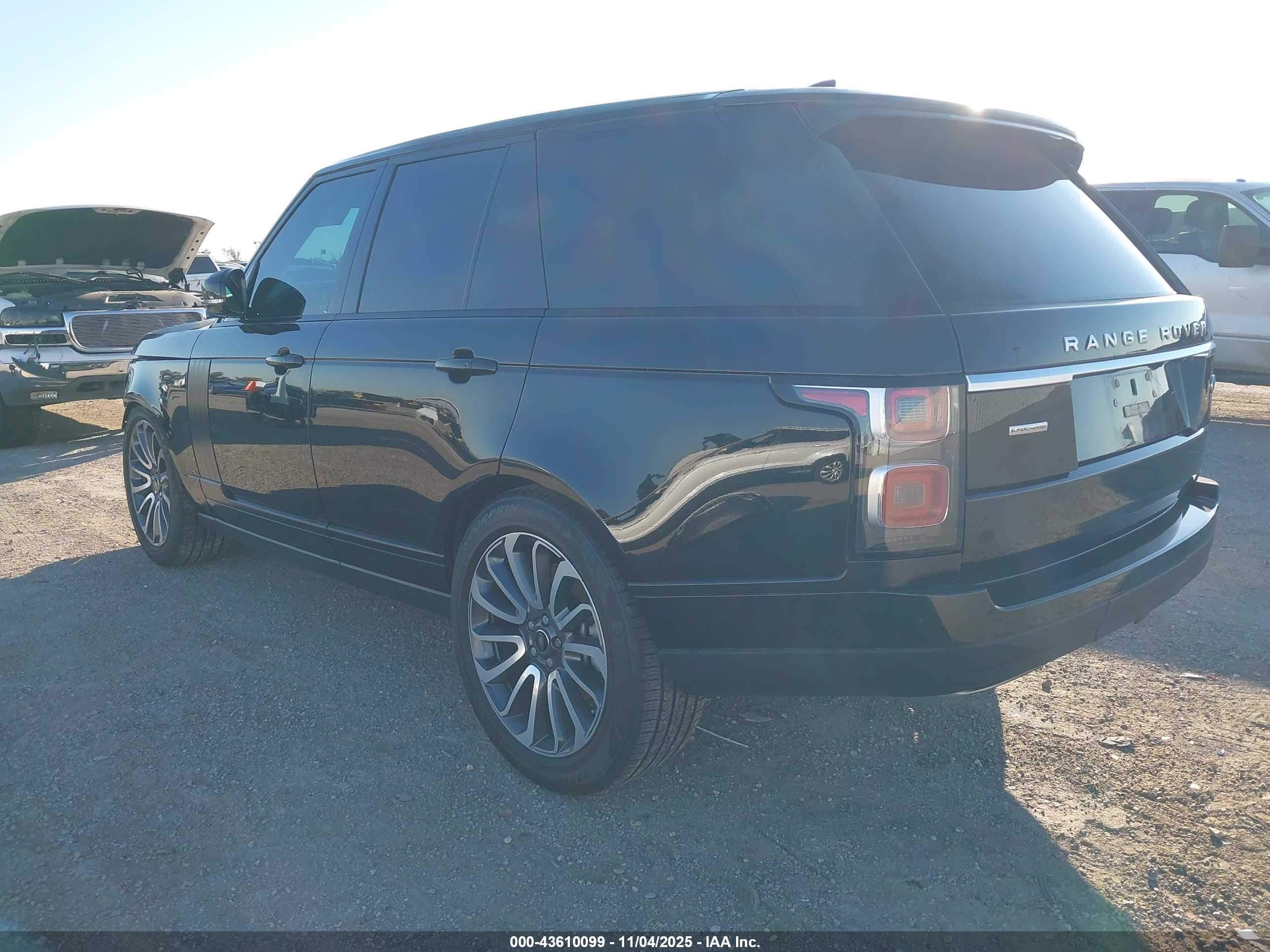 LAND ROVER image 3