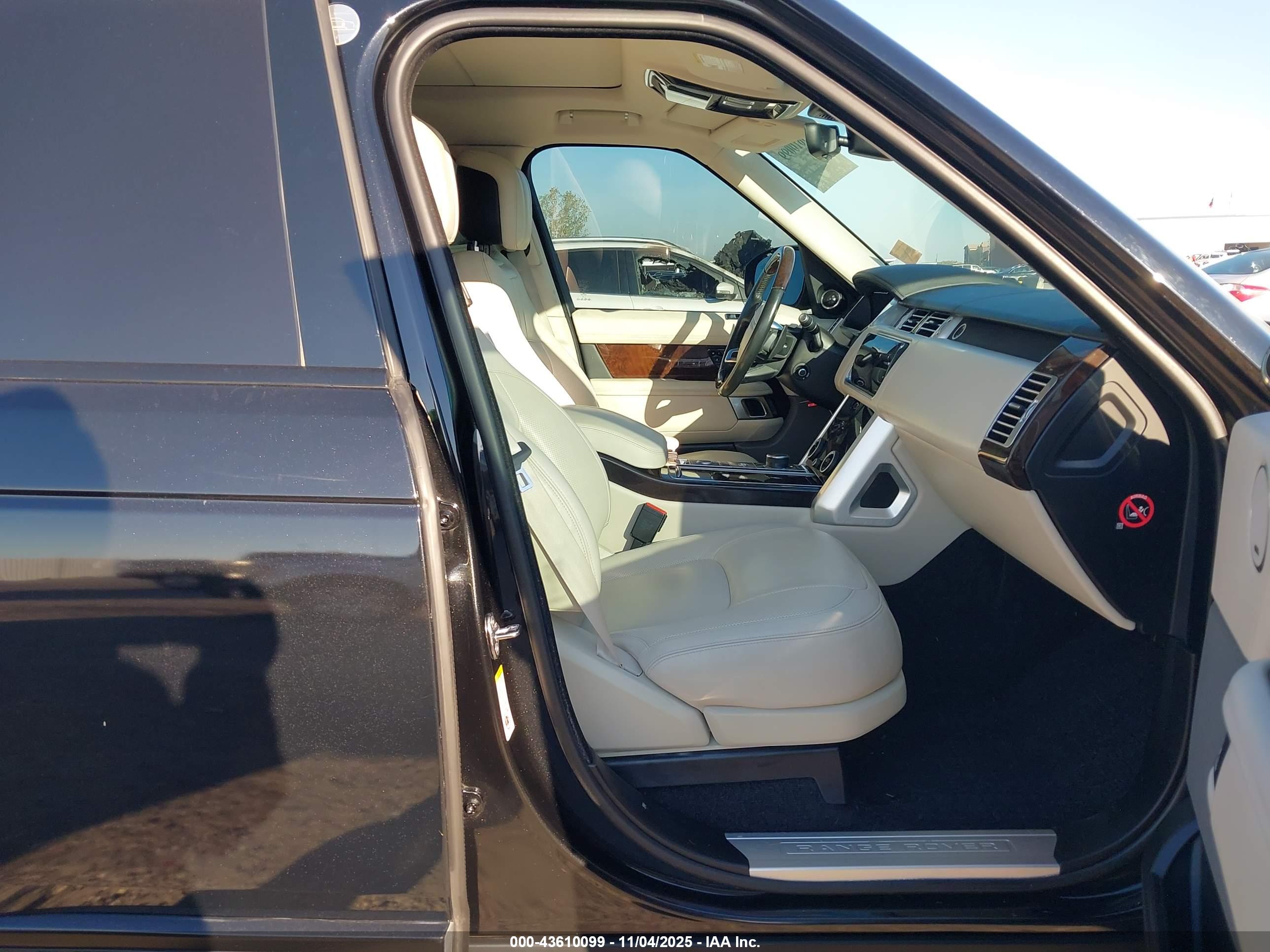 LAND ROVER image 5