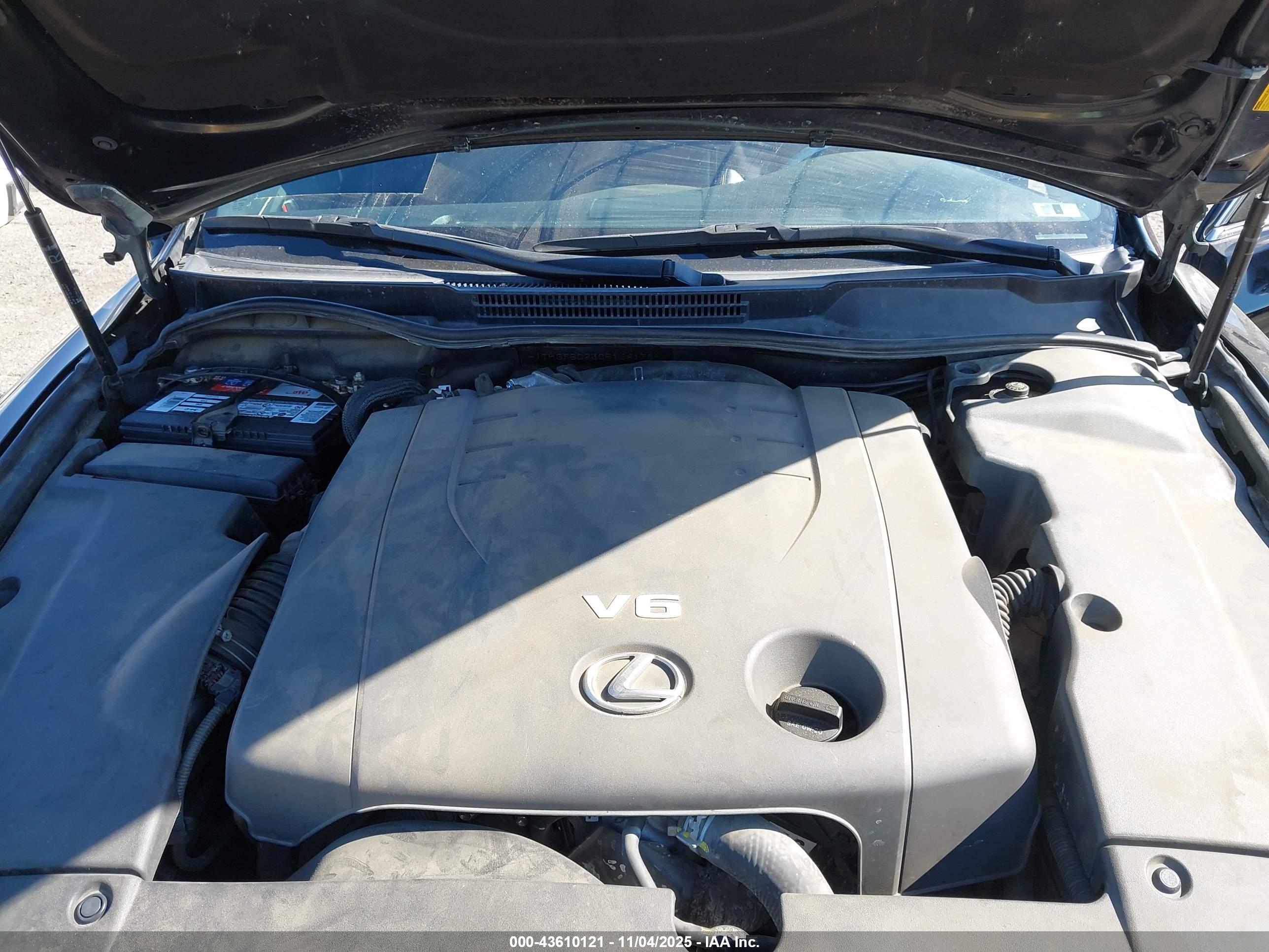 LEXUS IS image 10