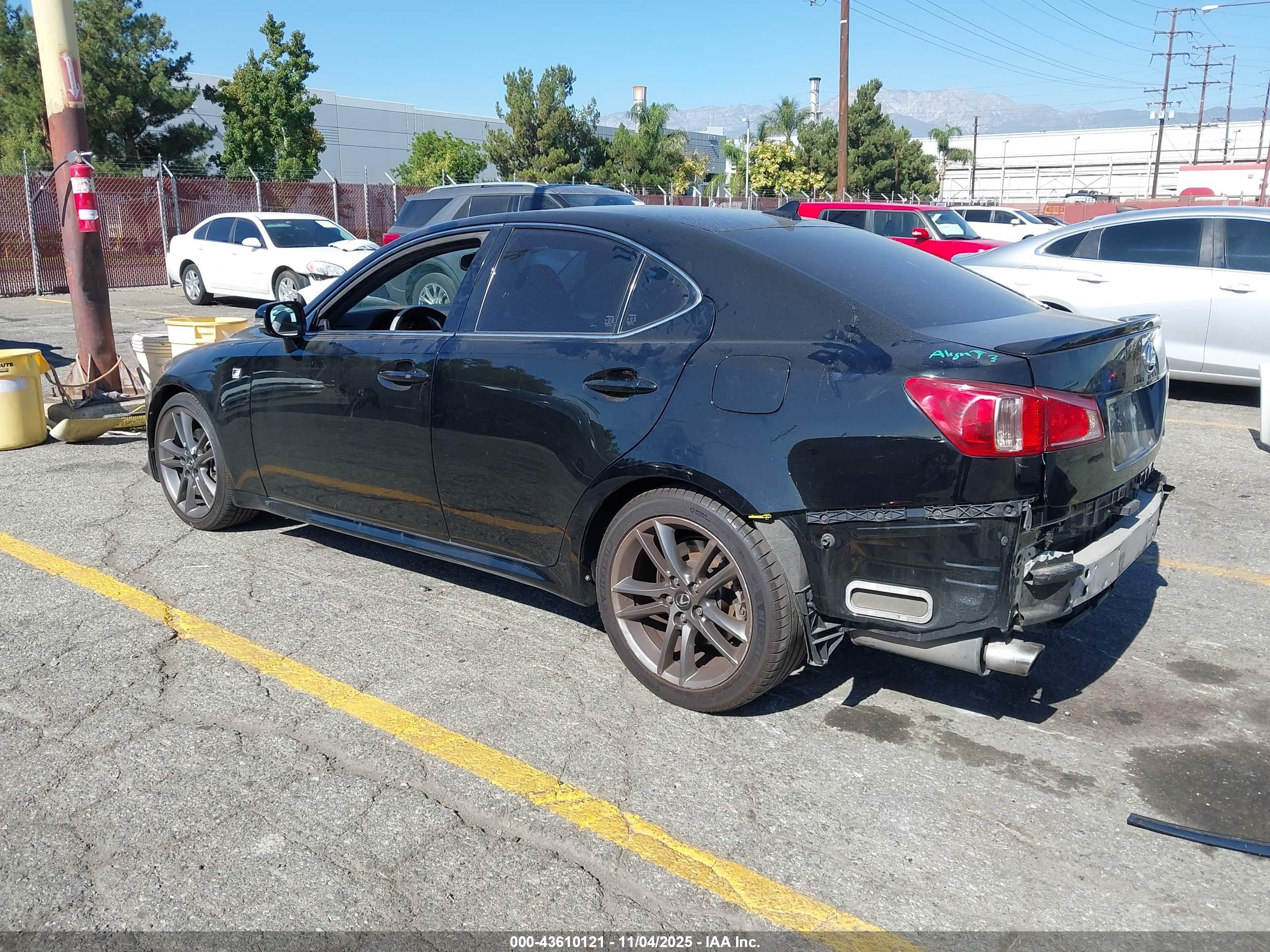LEXUS IS image 3