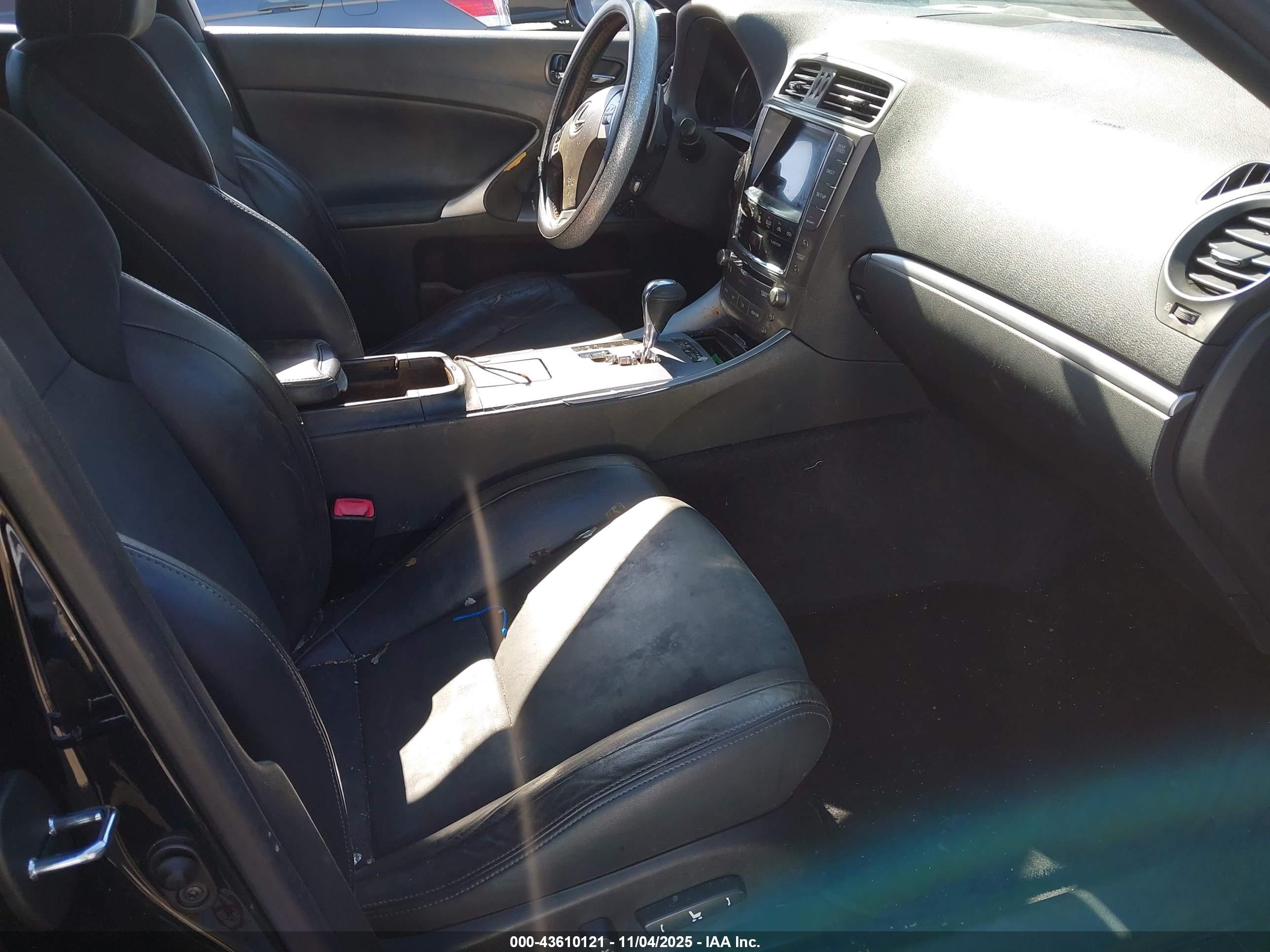 LEXUS IS image 5
