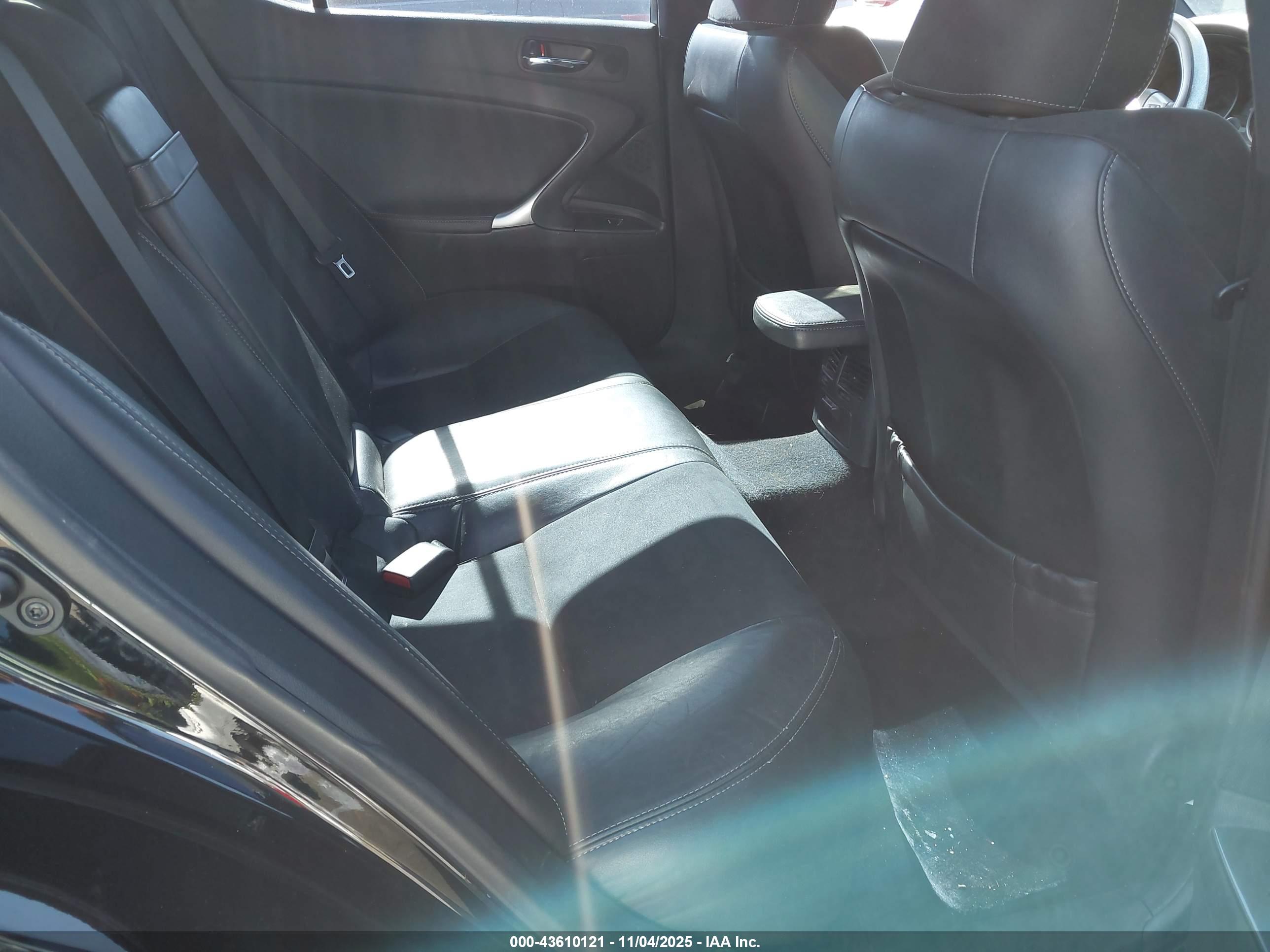 LEXUS IS image 8