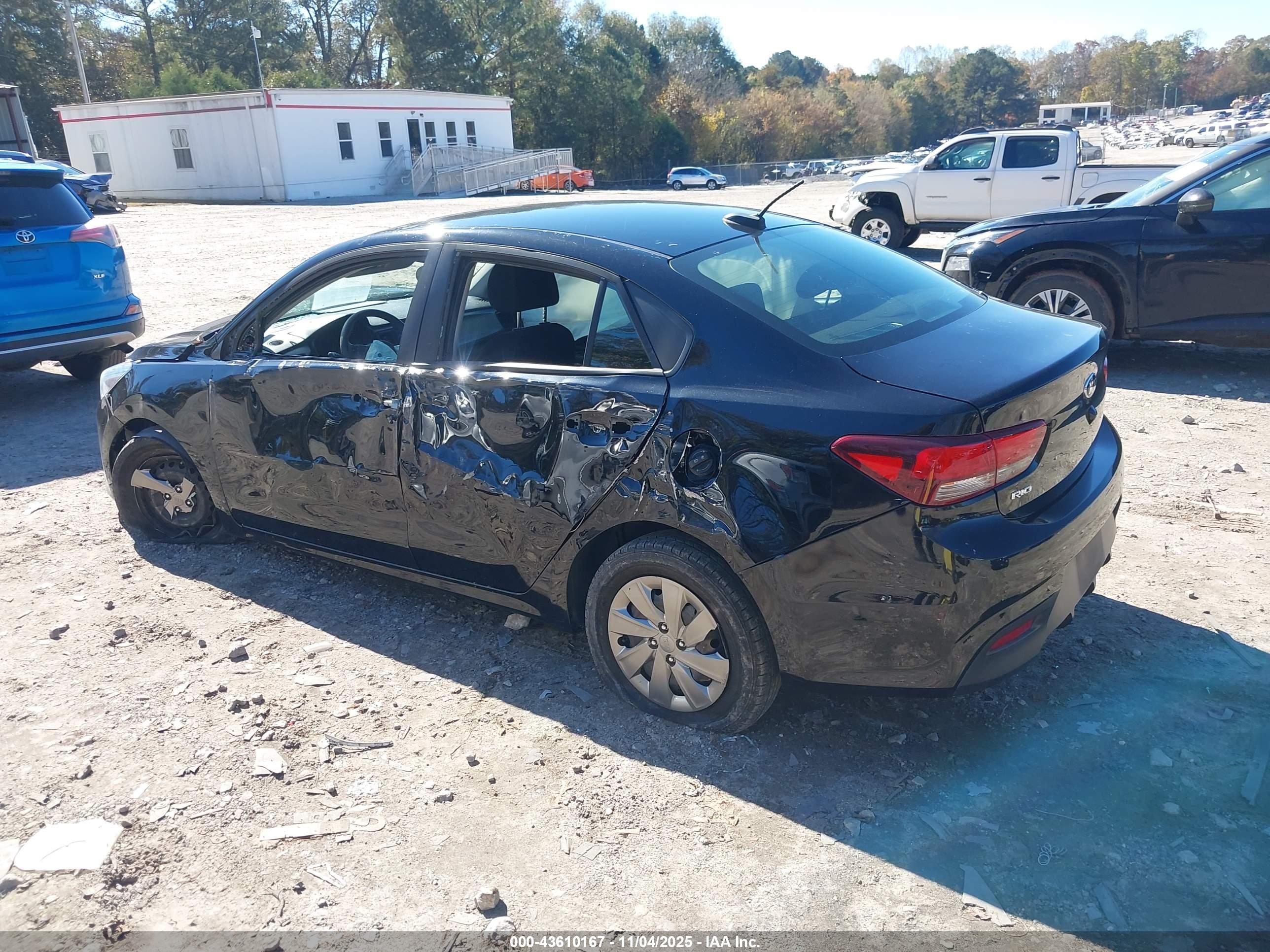 KIA RIO image 3