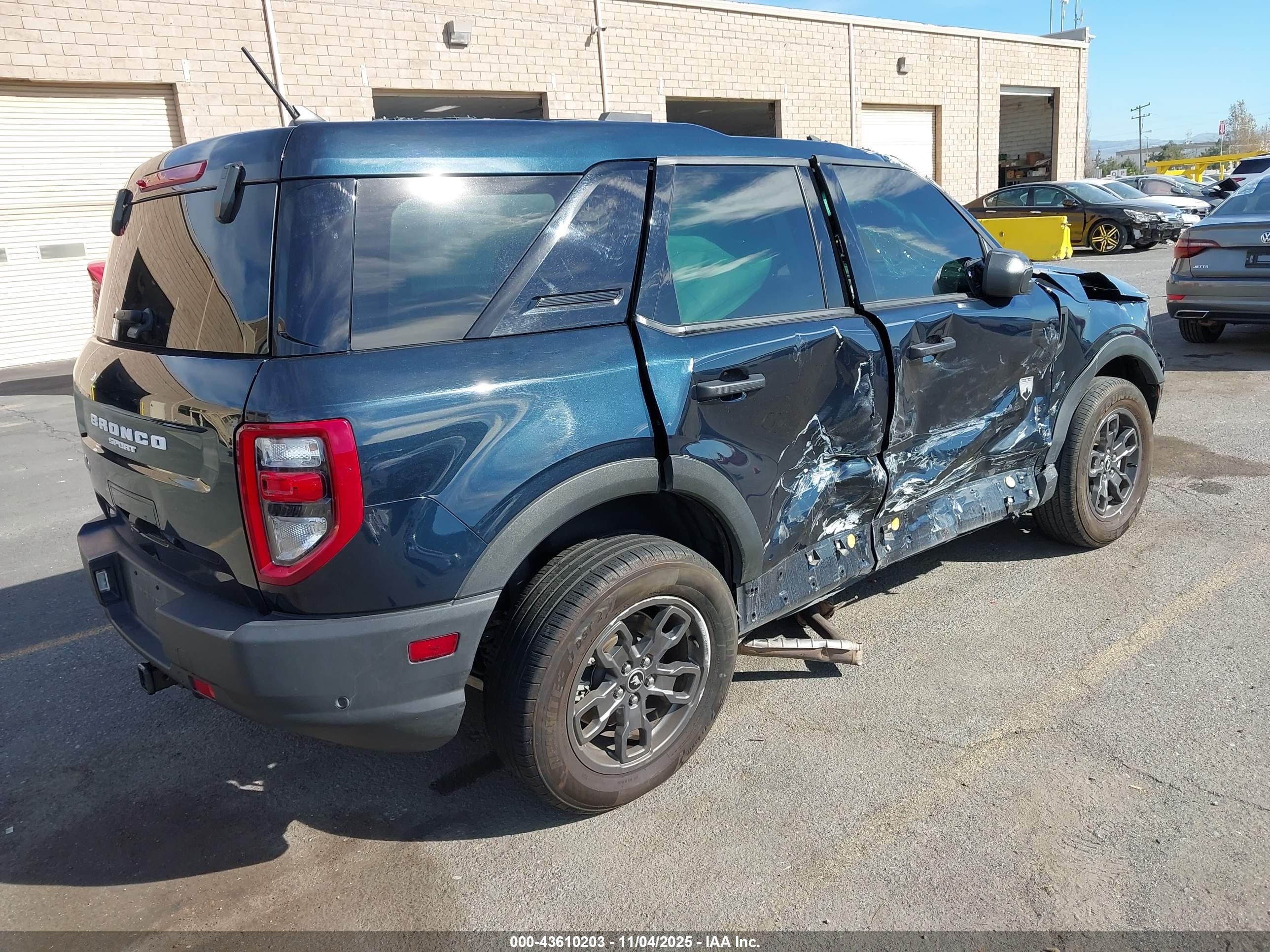 FORD BRONCO image 4