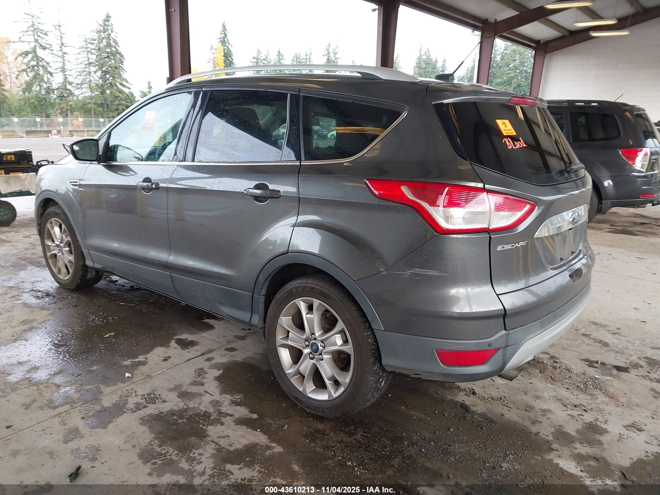 FORD ESCAPE image 3