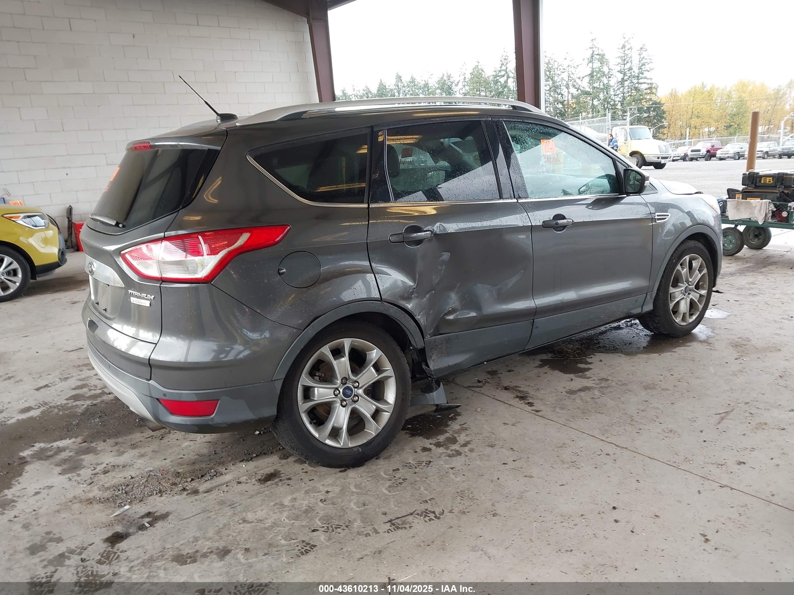 FORD ESCAPE image 4