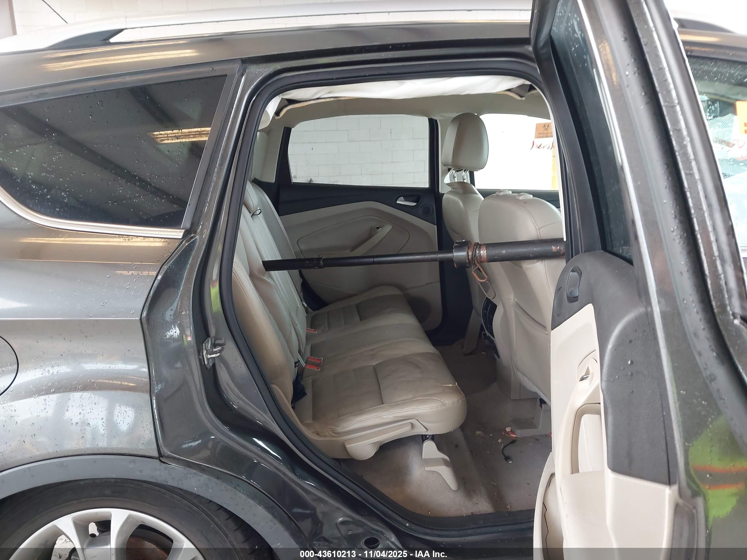 FORD ESCAPE image 8