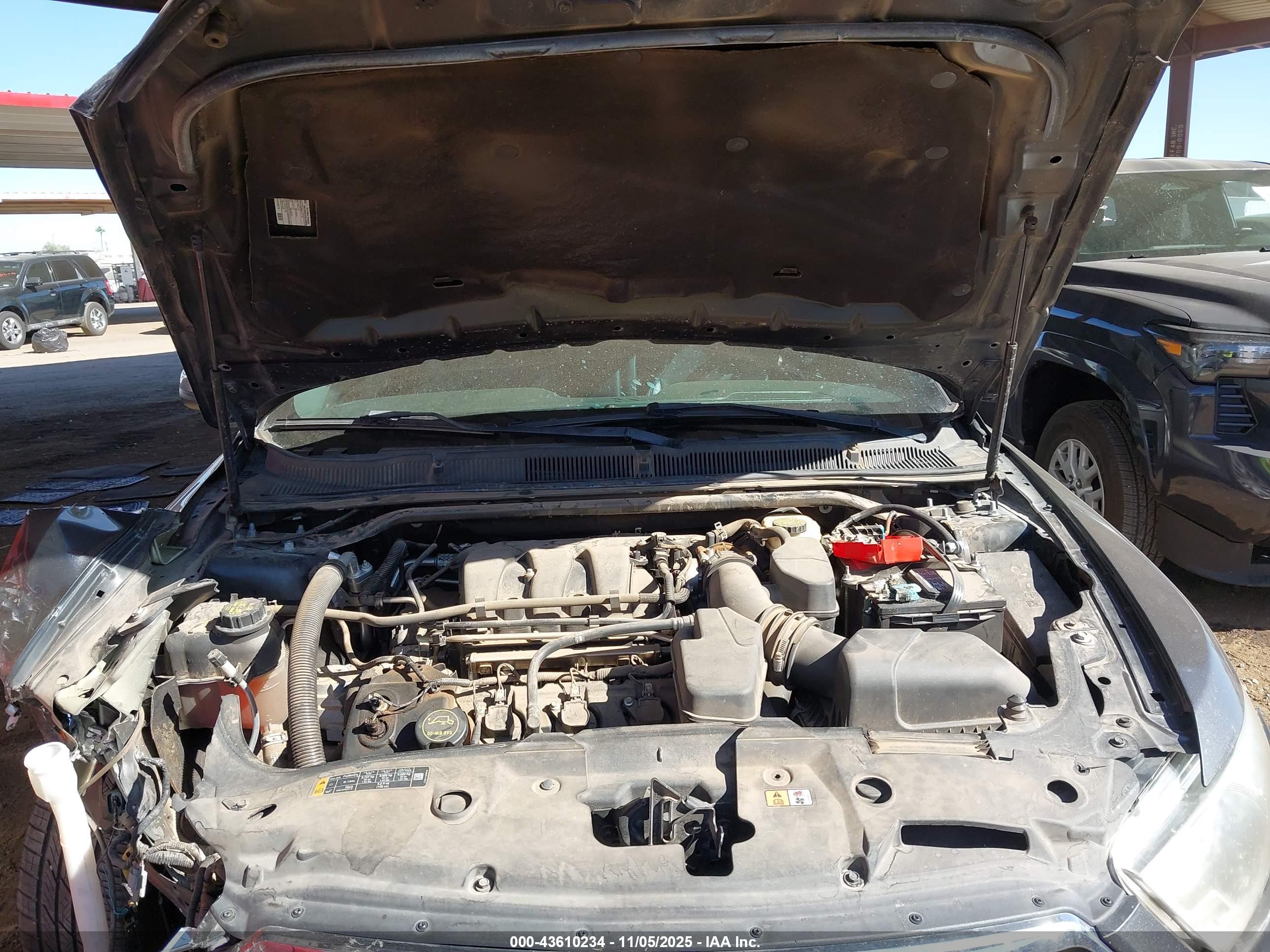 FORD TAURUS image 10