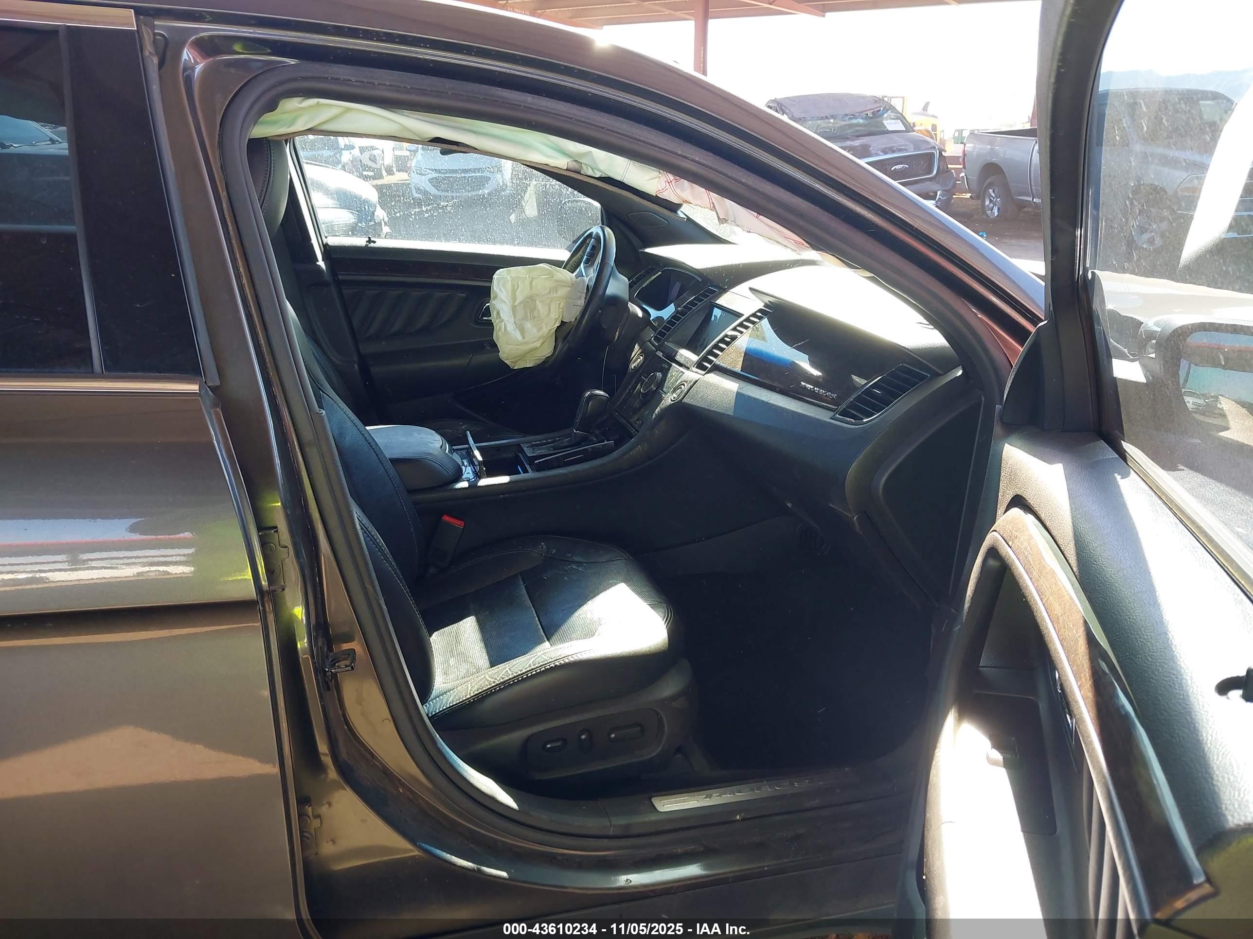 FORD TAURUS image 5