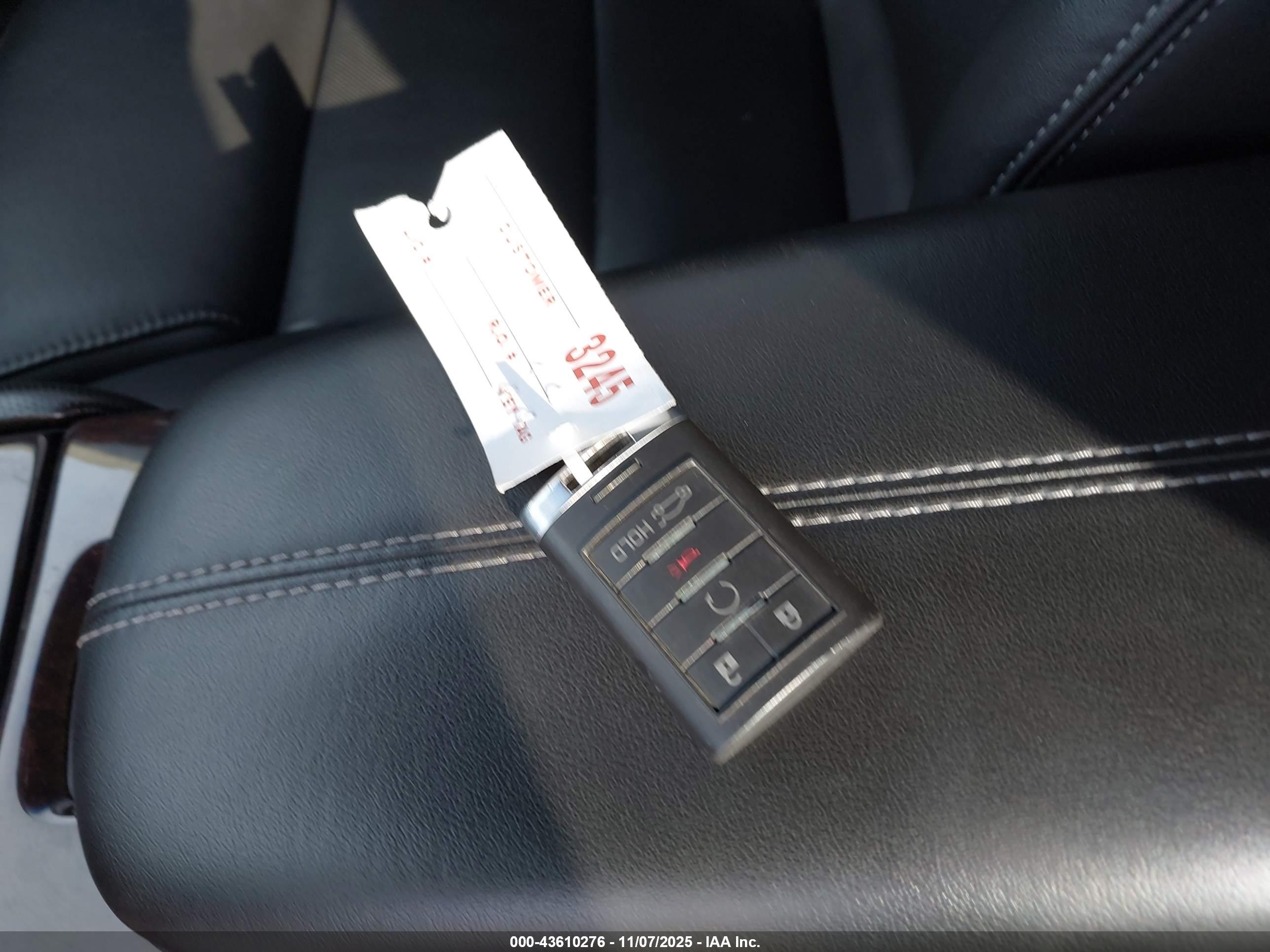 CADILLAC XTS image 11