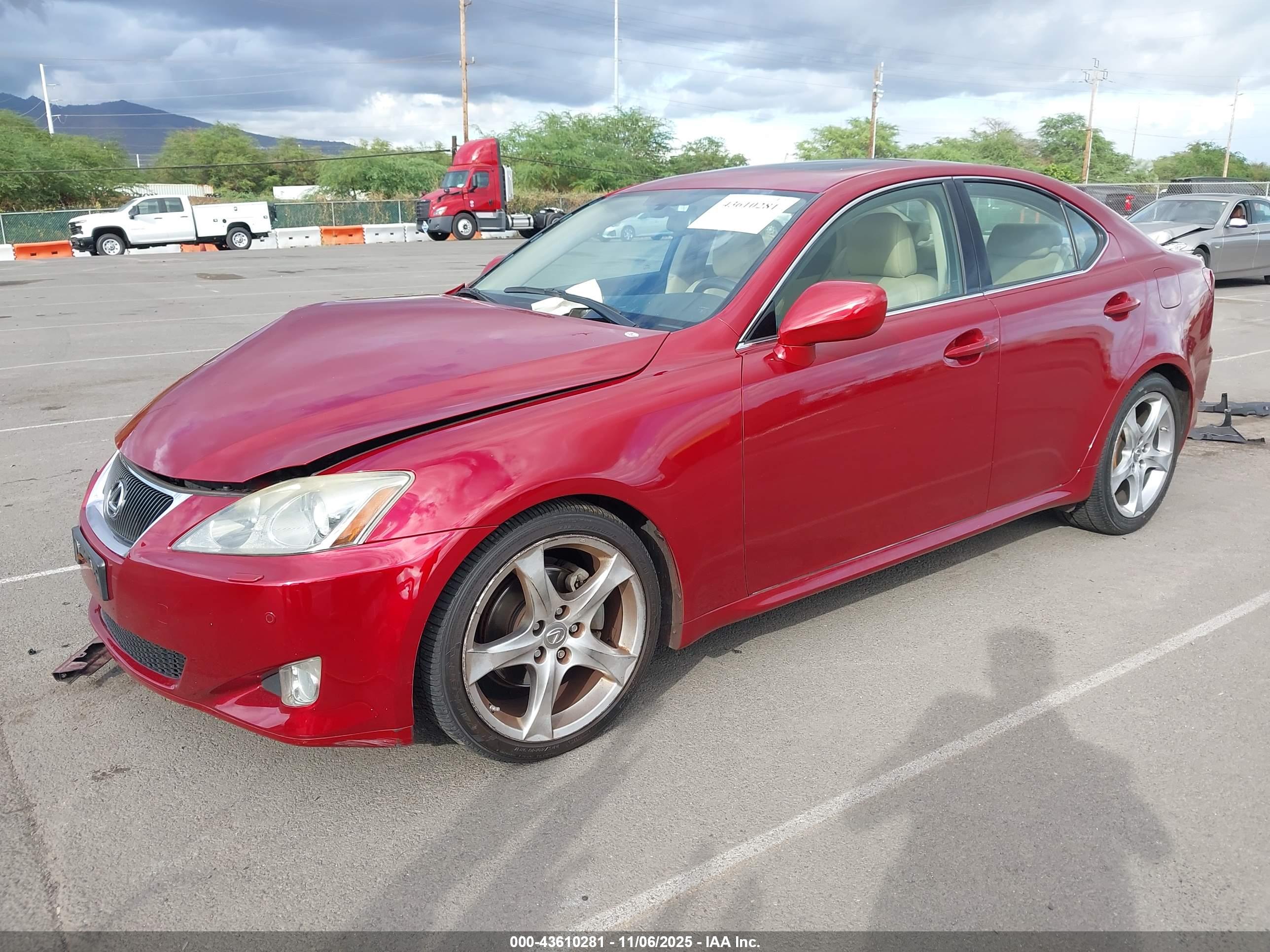LEXUS IS image 2