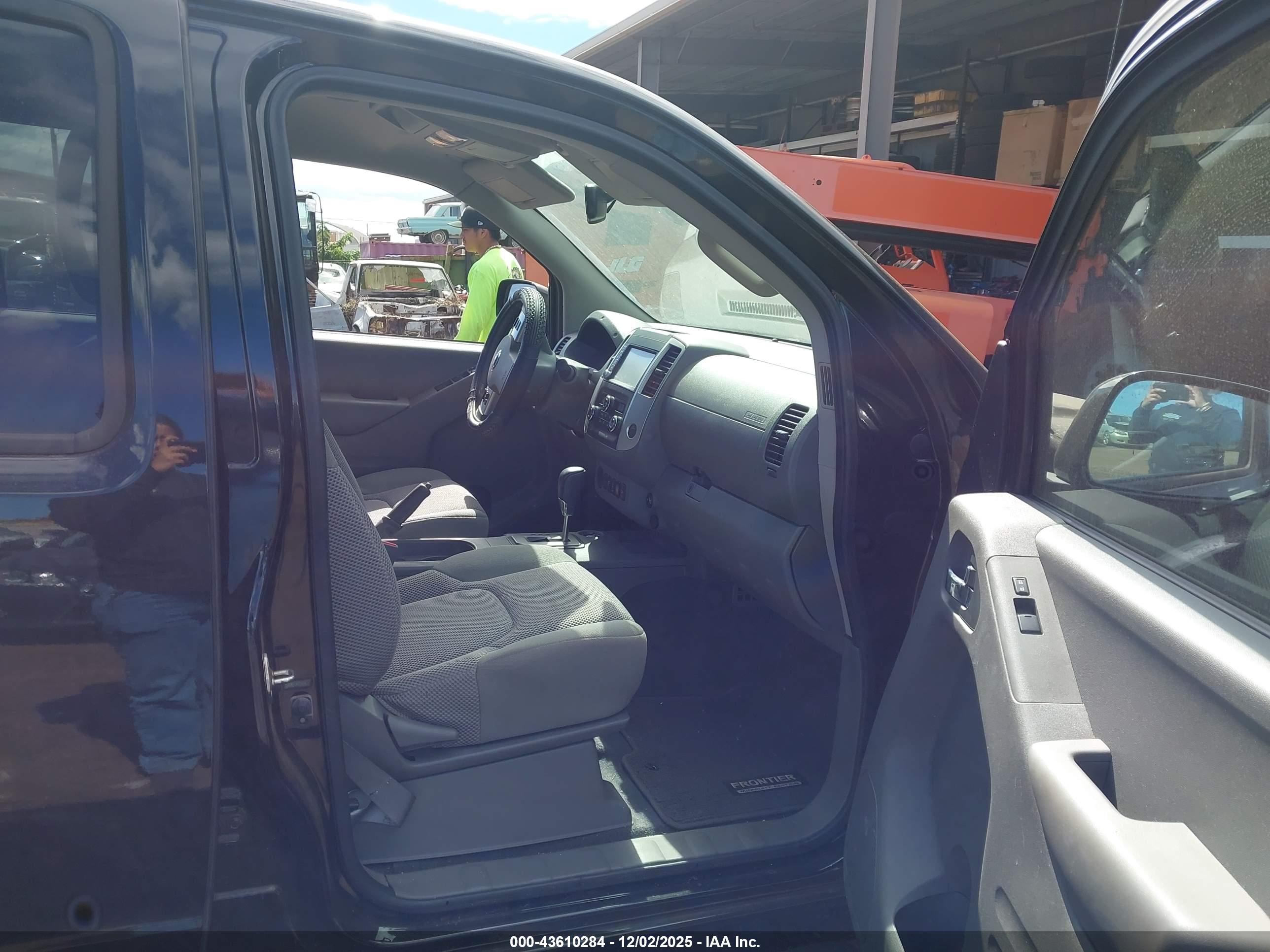 NISSAN FRONTIER image 5