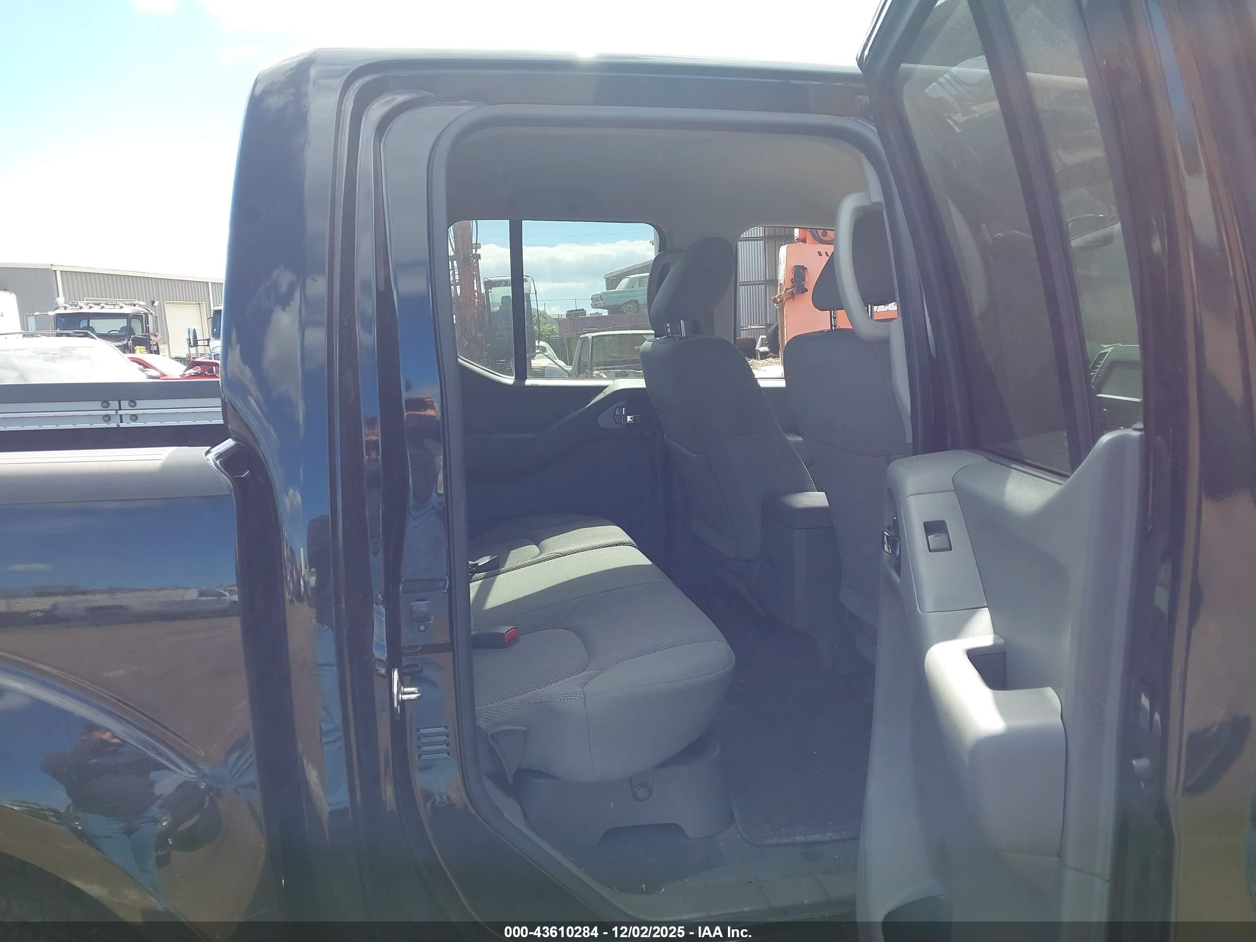 NISSAN FRONTIER image 8