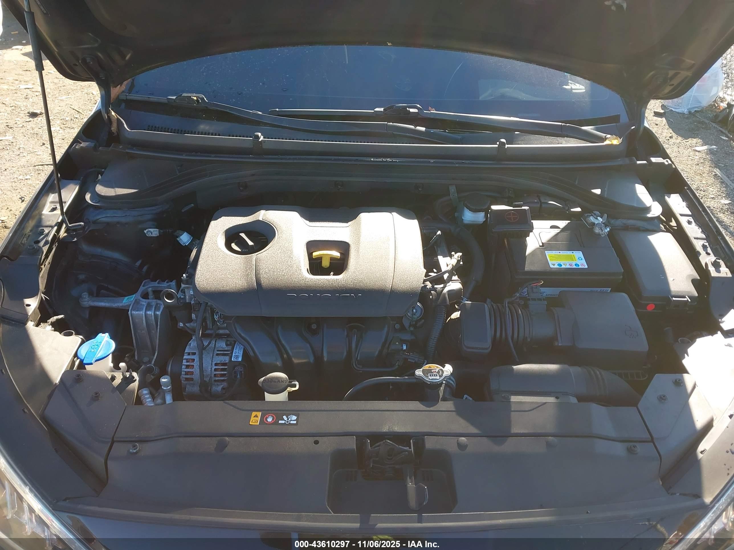 HYUNDAI ELANTRA image 10