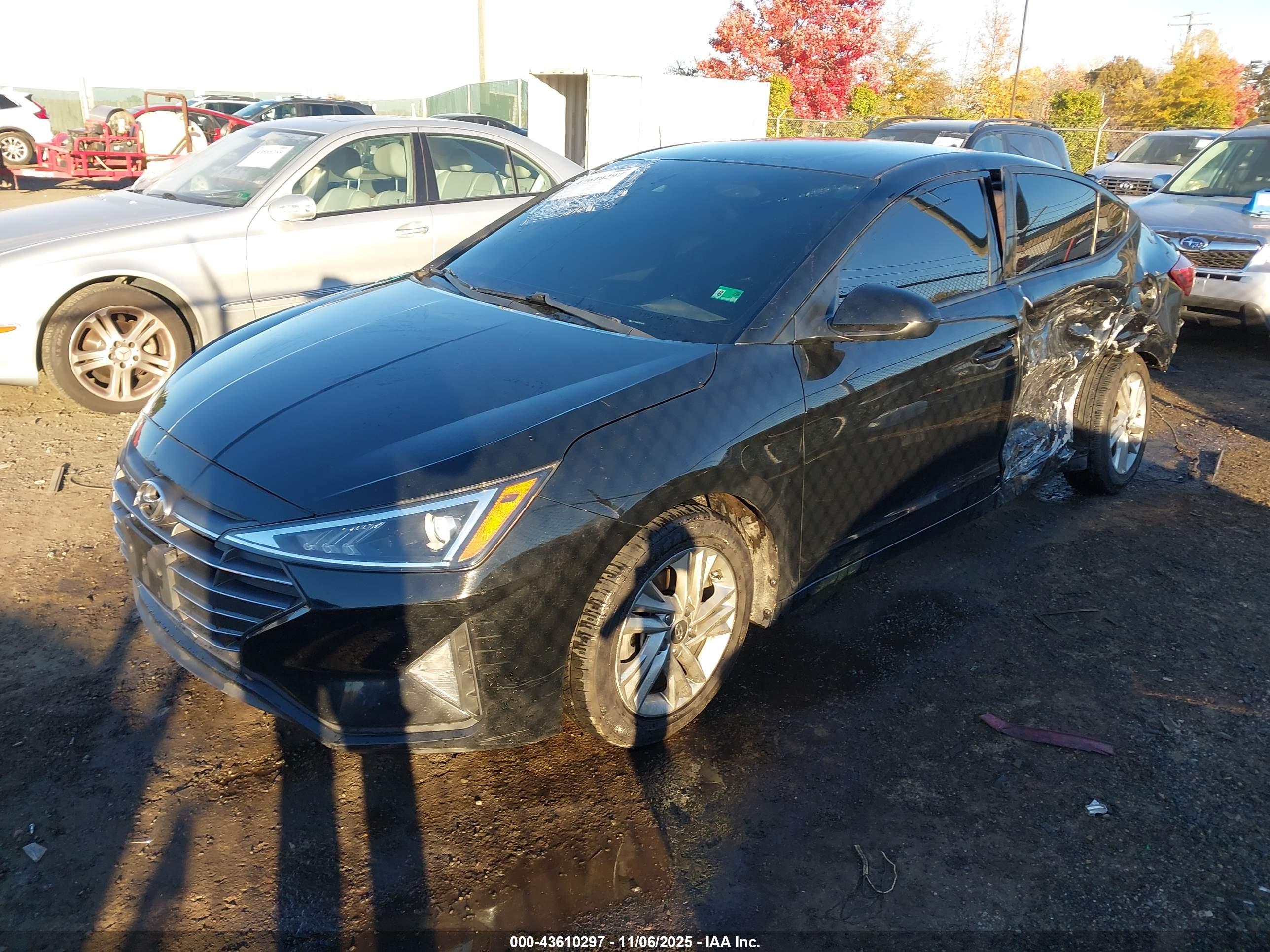 HYUNDAI ELANTRA image 2
