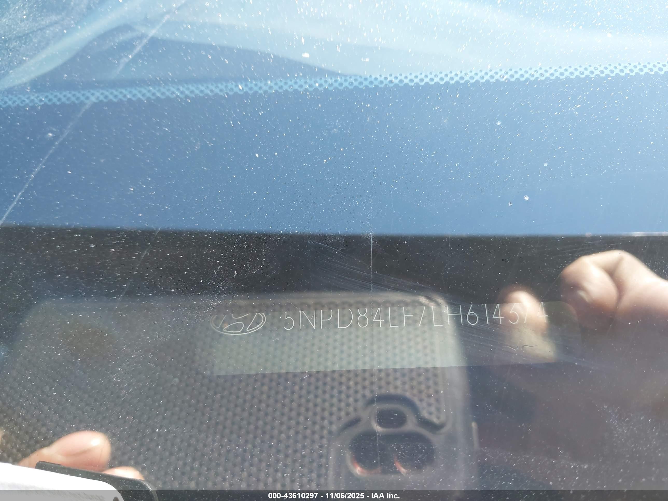 HYUNDAI ELANTRA image 9