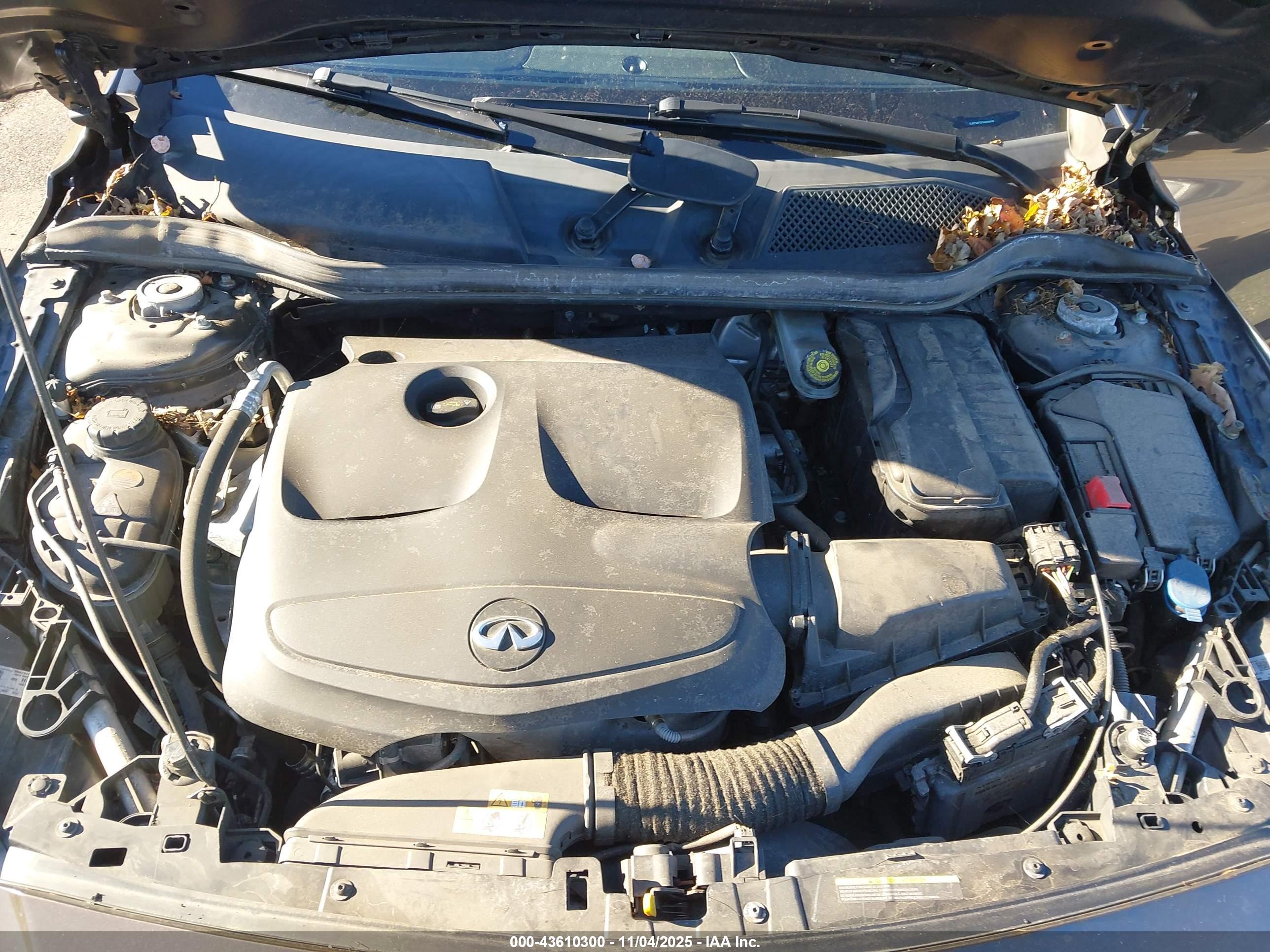 INFINITI QX30 image 10