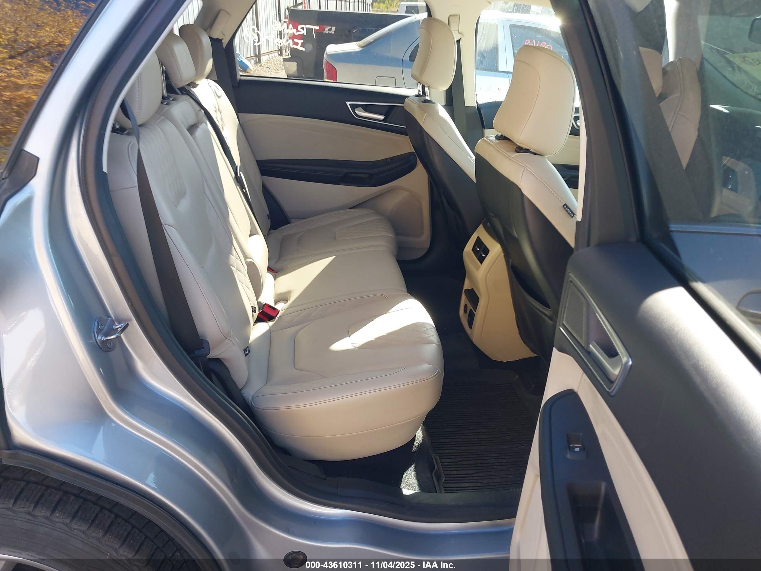 FORD EDGE image 8
