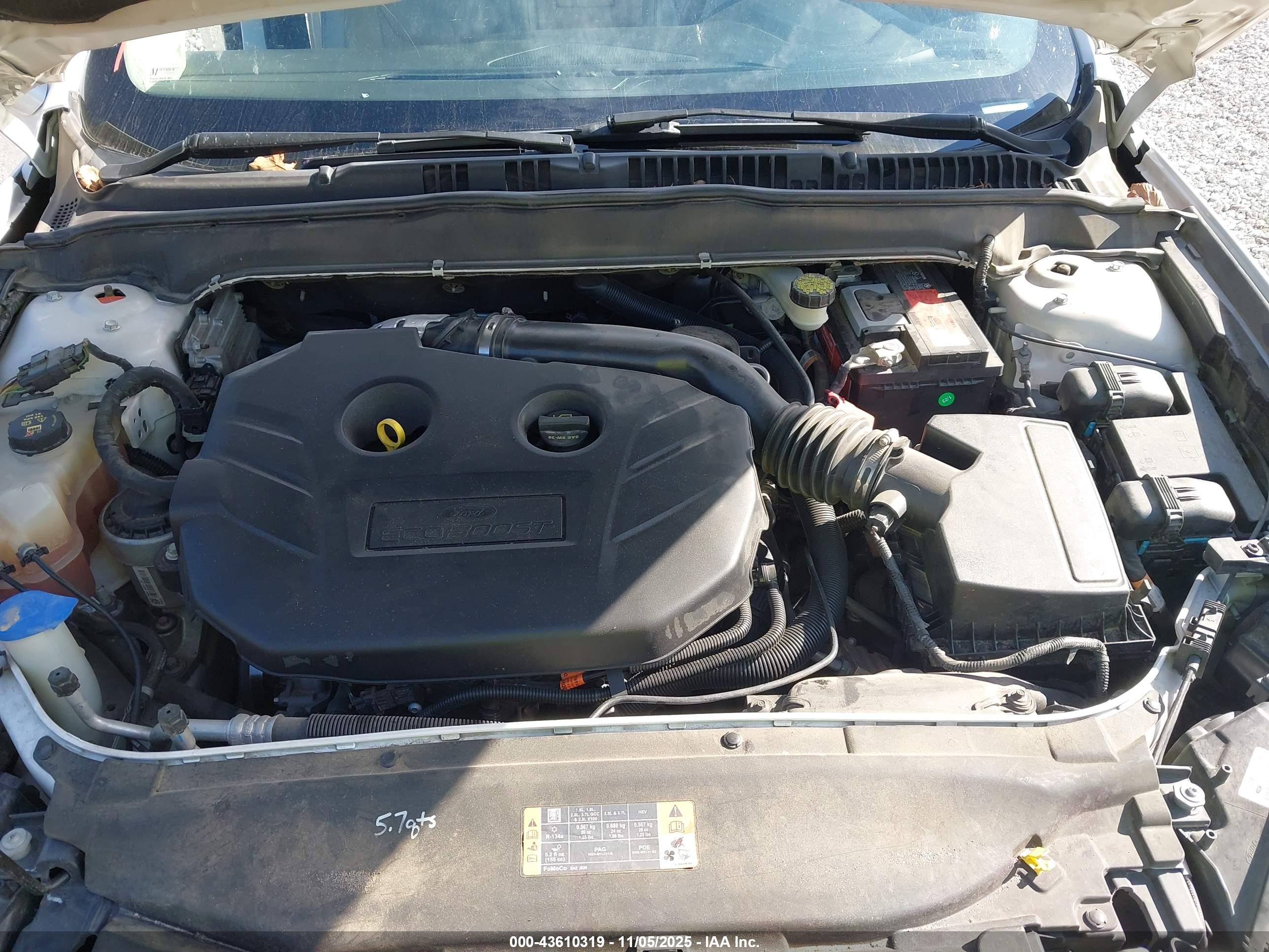 FORD FUSION image 10