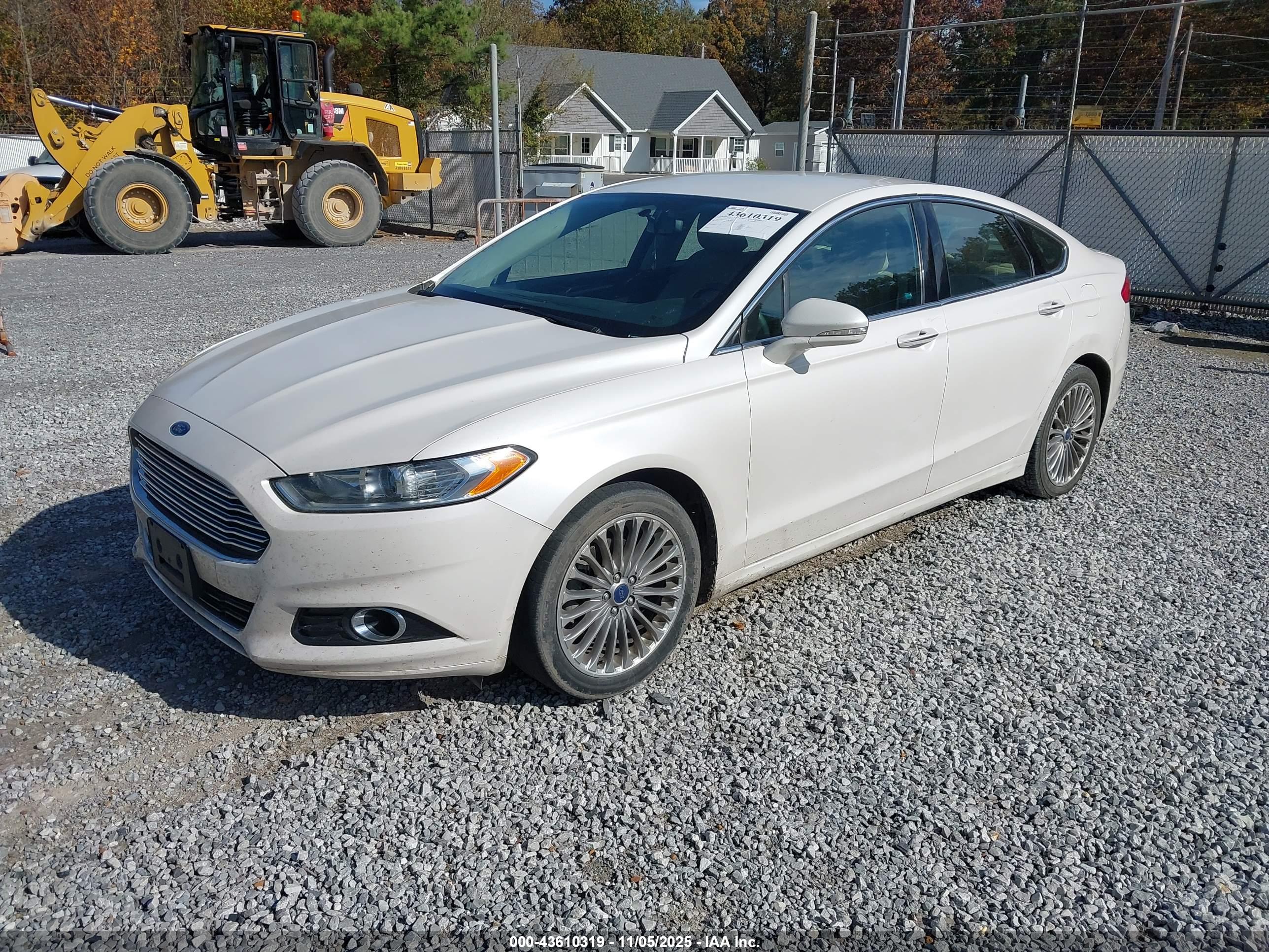 FORD FUSION image 2