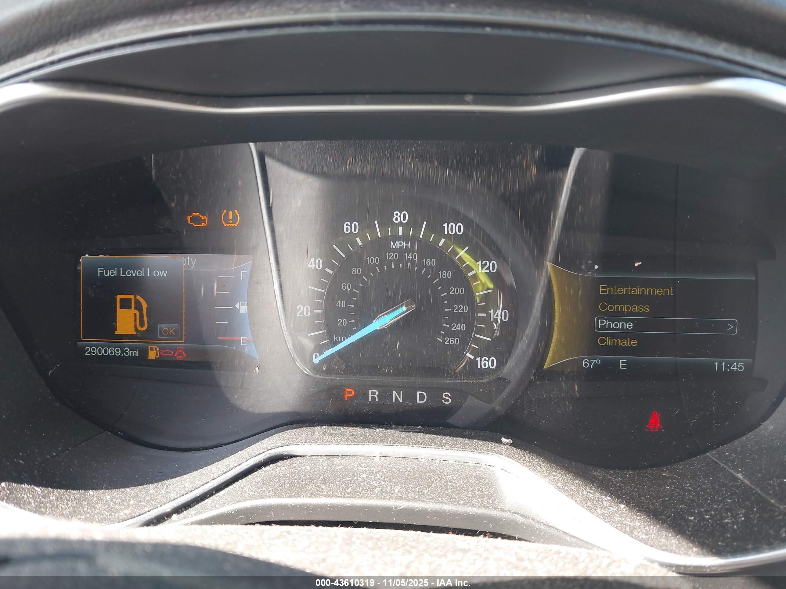 FORD FUSION image 7