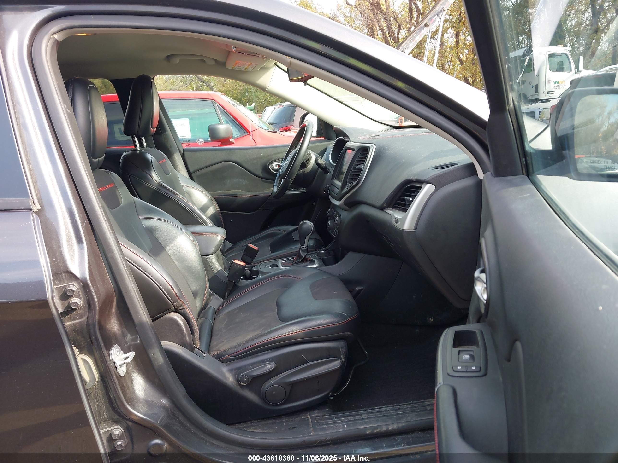 JEEP CHEROKEE image 5