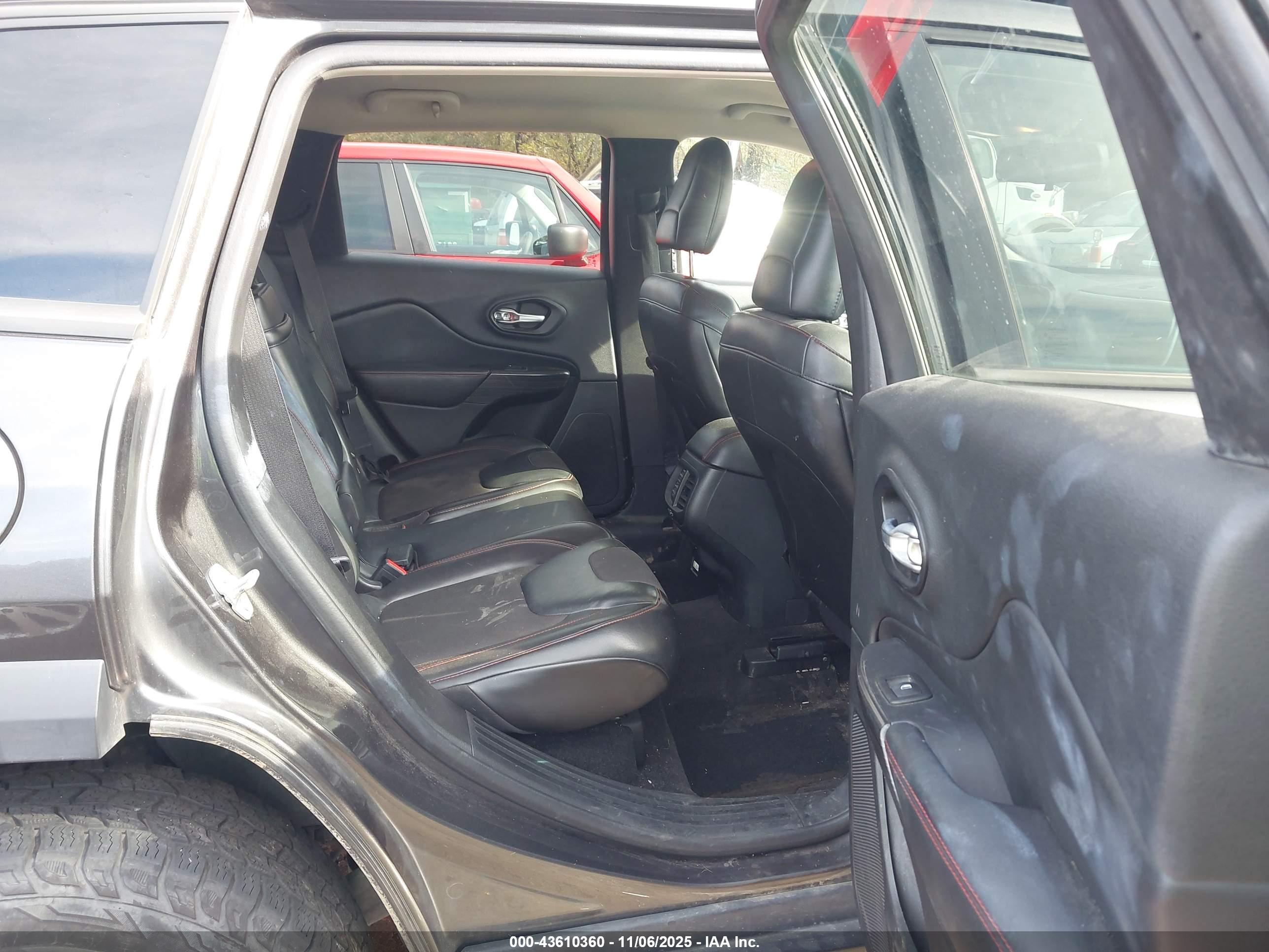 JEEP CHEROKEE image 8