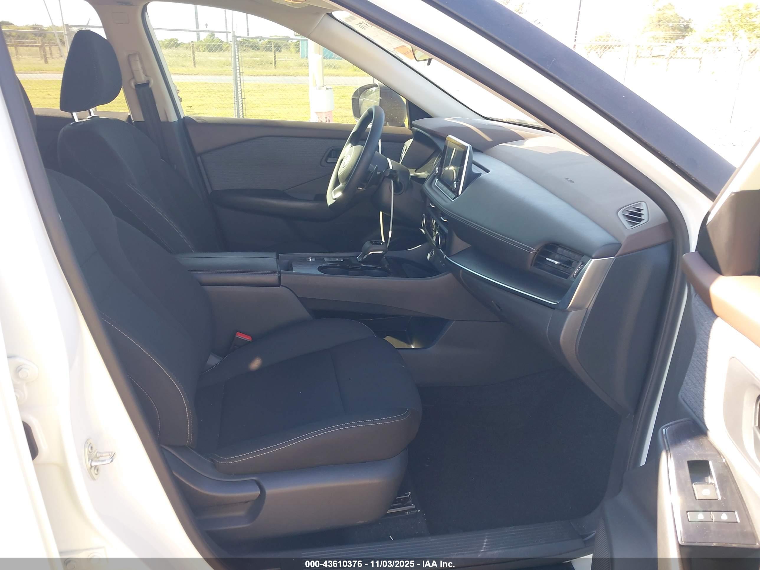 NISSAN ROGUE image 5