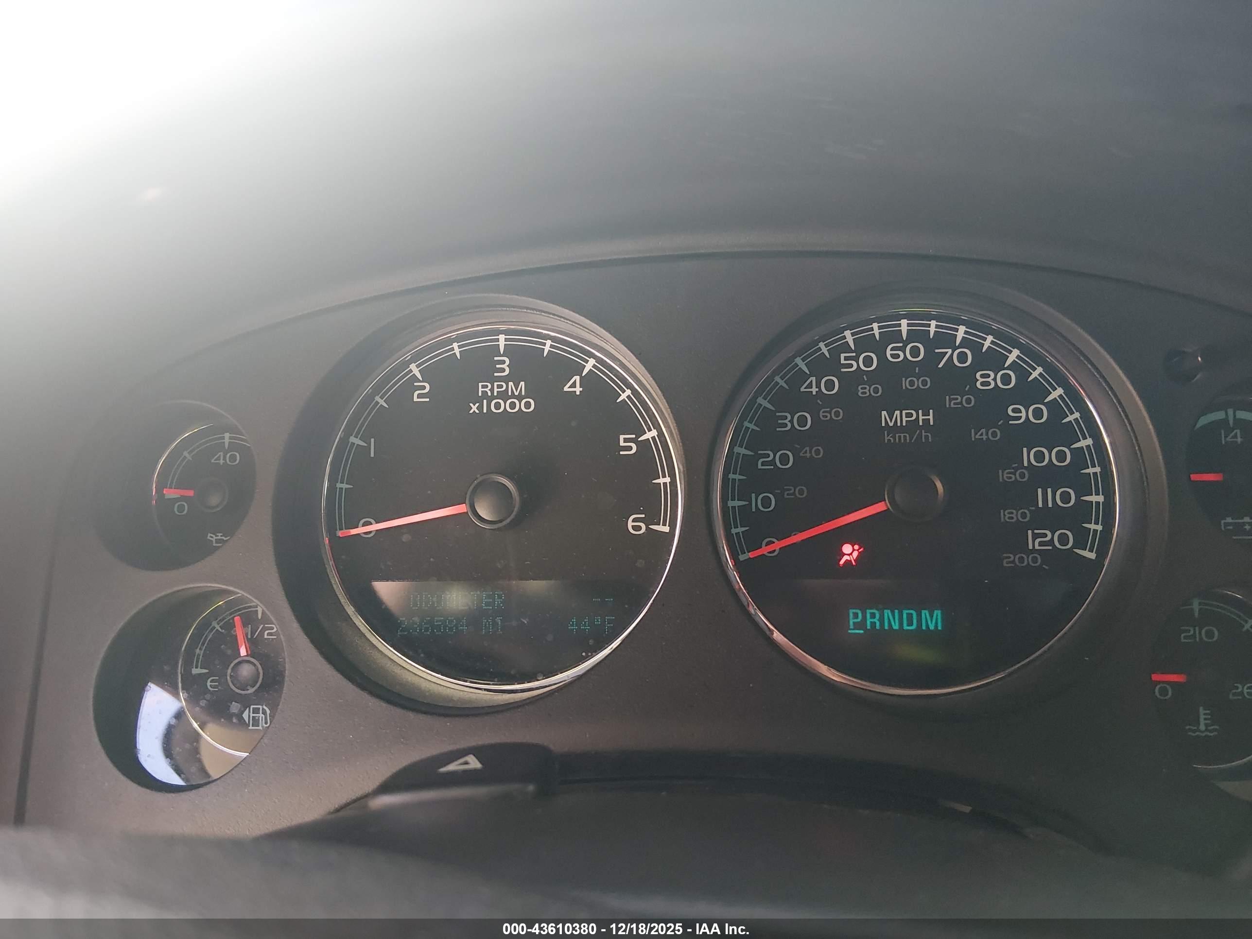 CHEVROLET AVALANCHE image 7