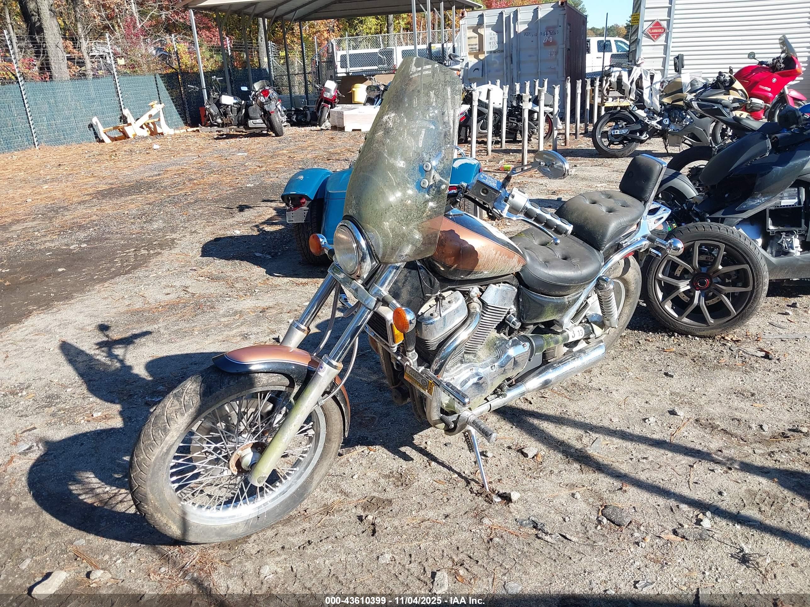 SUZUKI VS1400 image 2