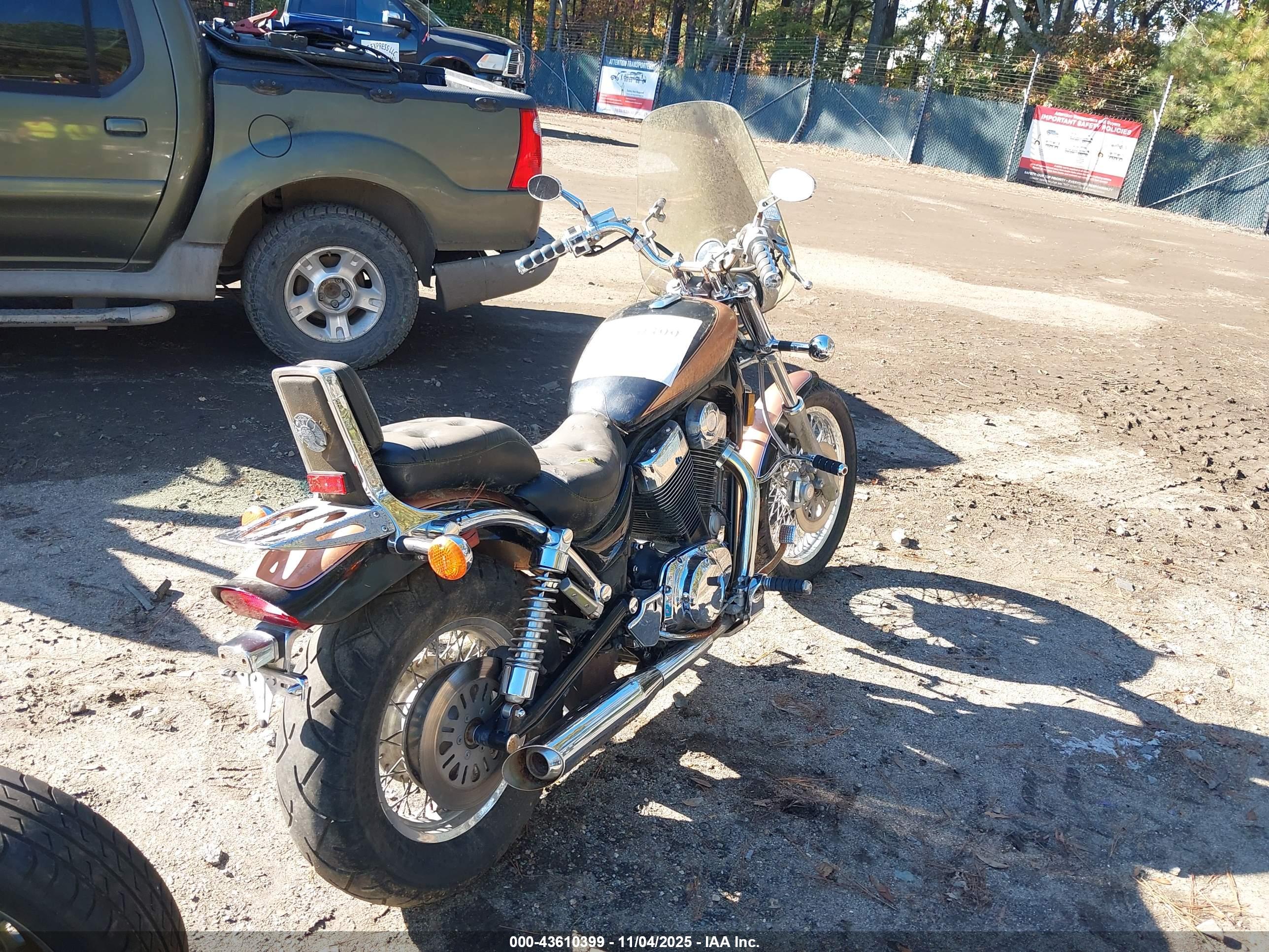 SUZUKI VS1400 image 4