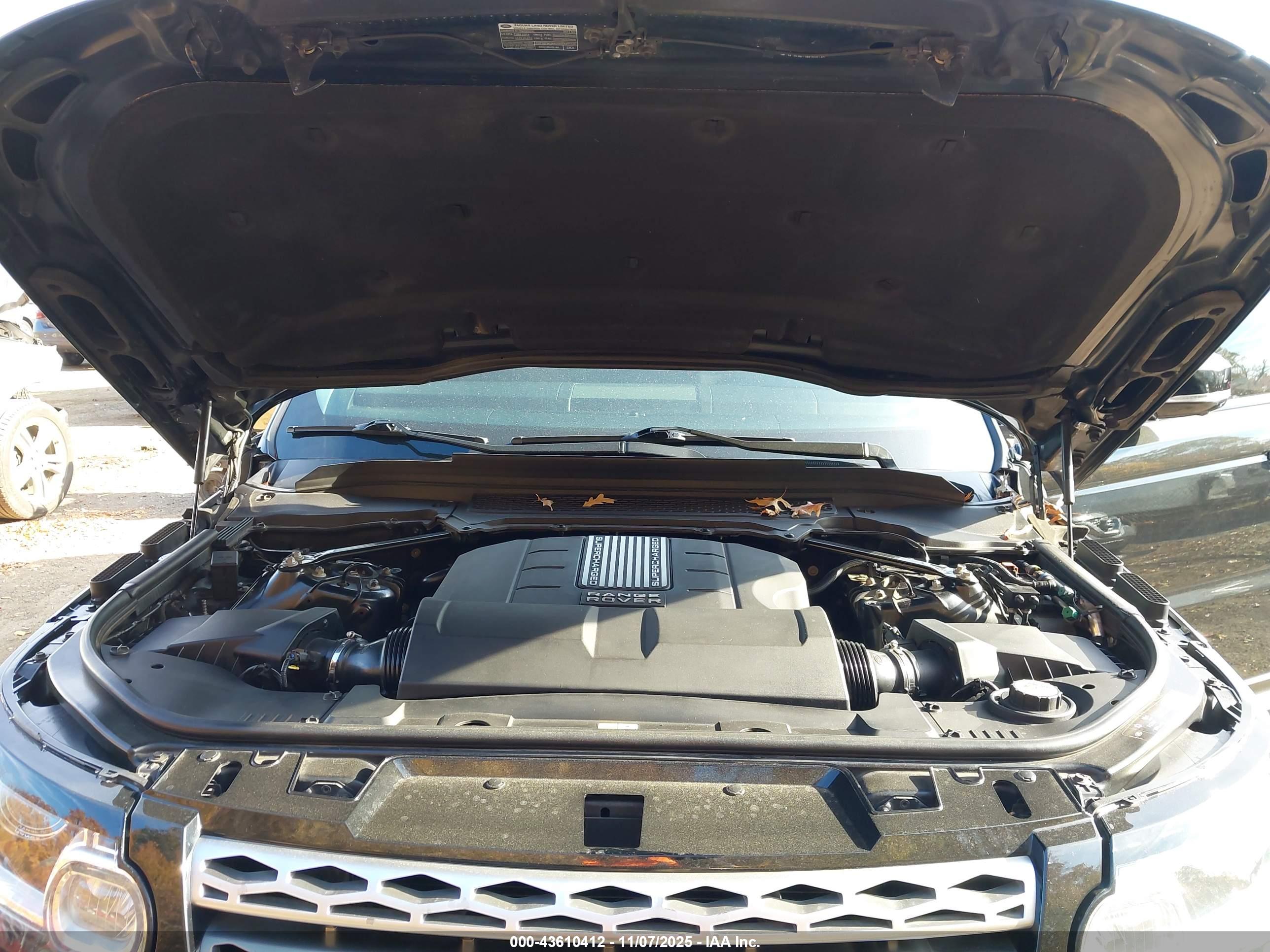 LAND ROVER image 10