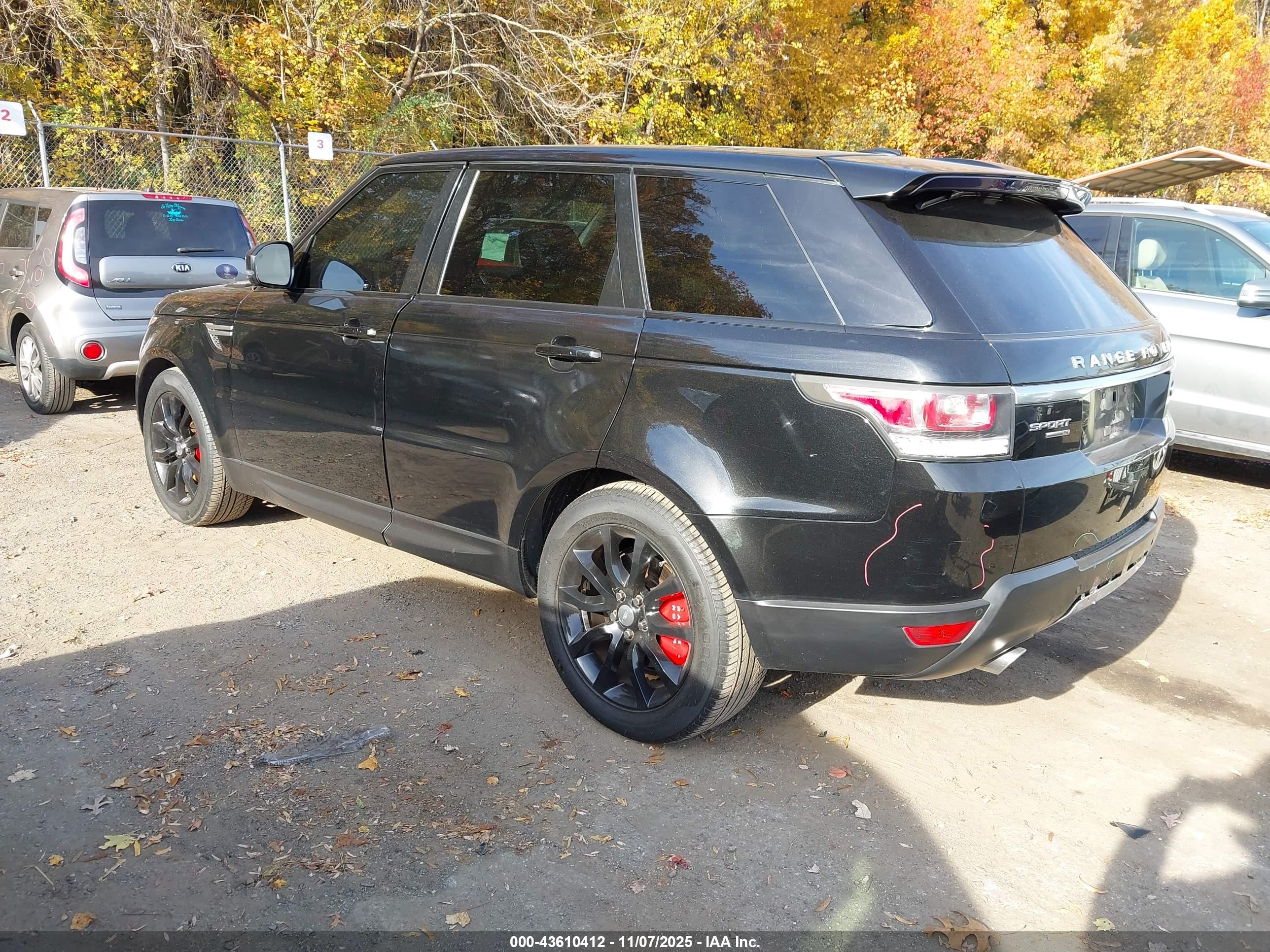 LAND ROVER image 3