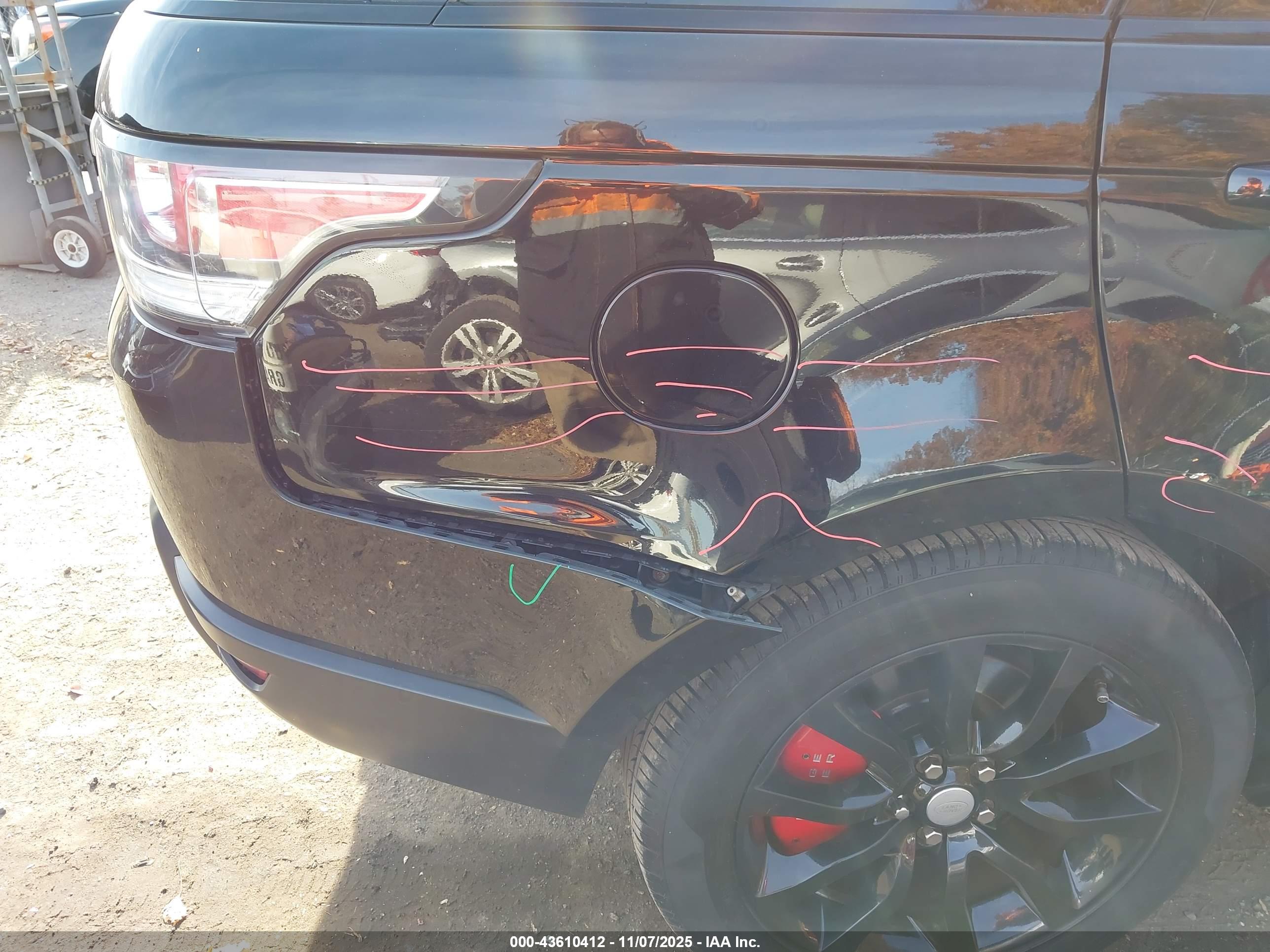 LAND ROVER image 6