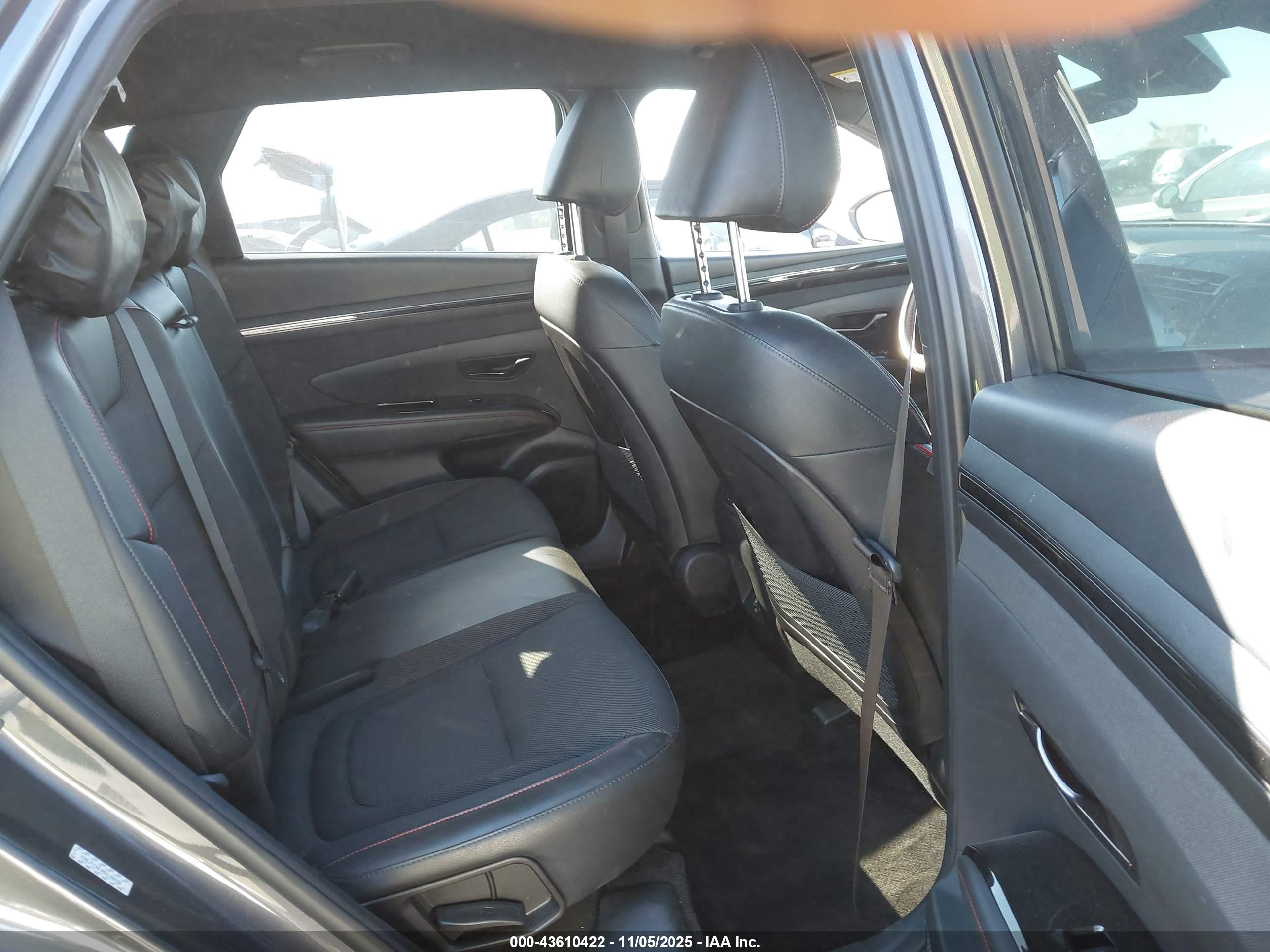 HYUNDAI TUCSON image 8